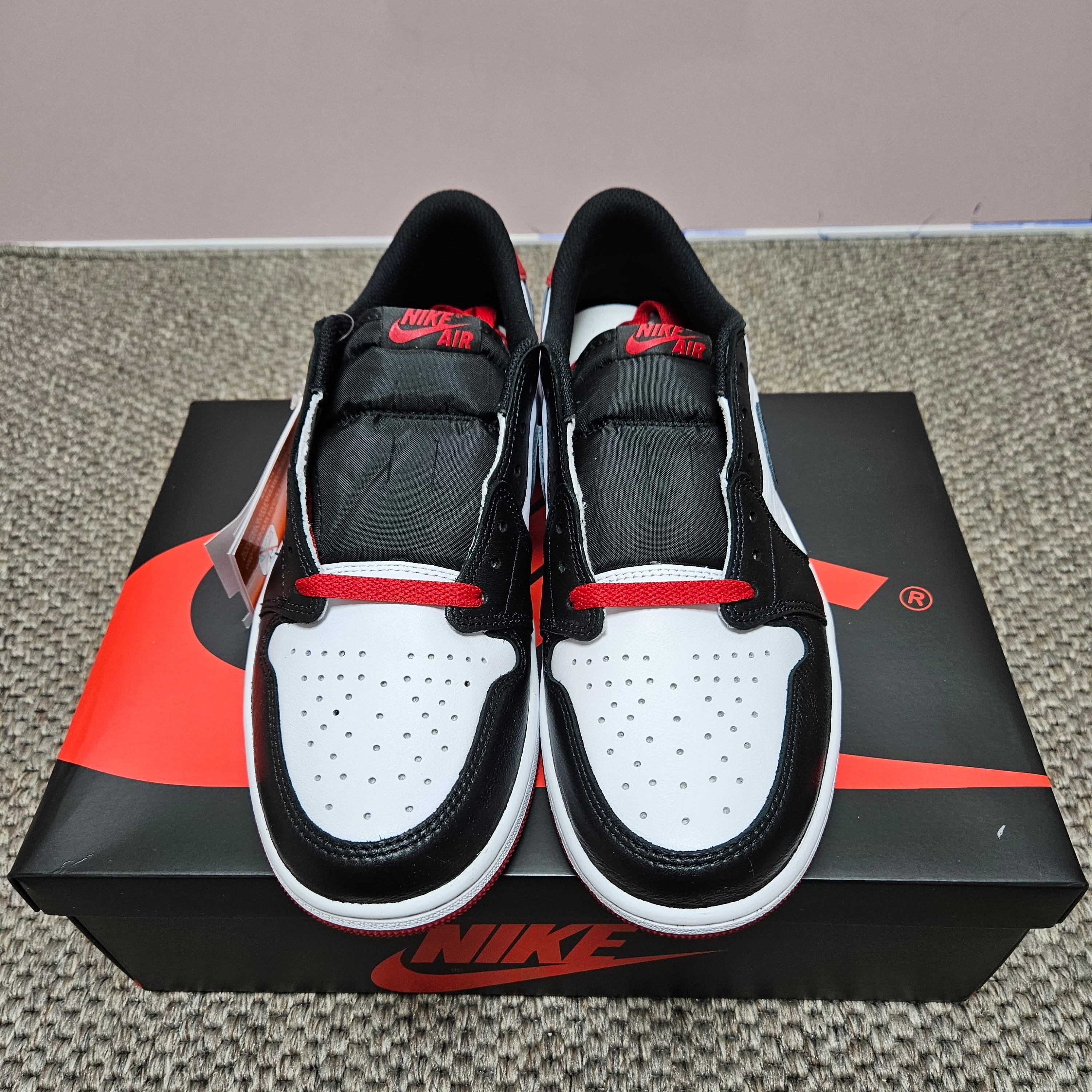Jordan 1 Retro Low OG Black Toe 착용 스타일 - 3