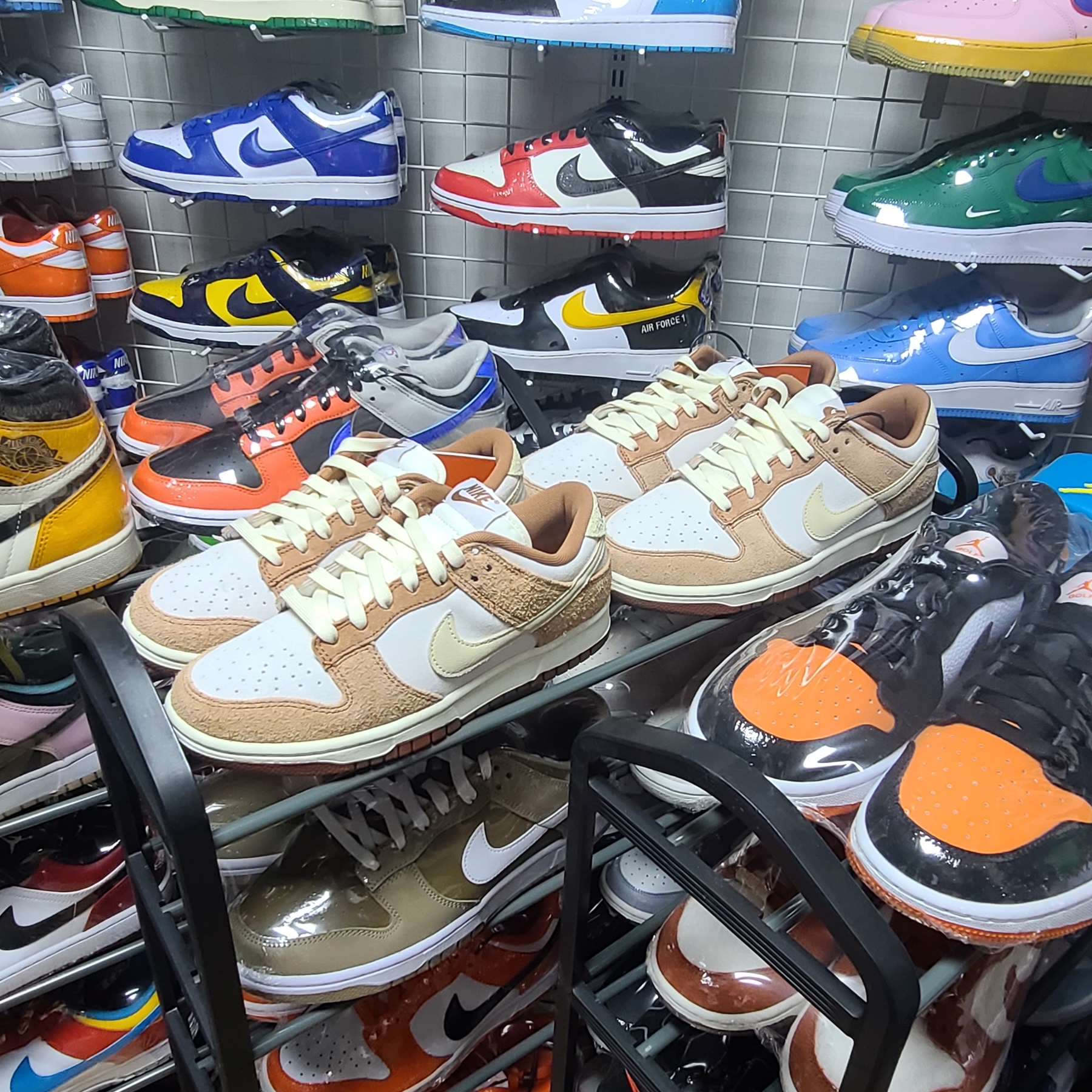 Nike Dunk Low Pro Premium Medium Curry 착용 스타일