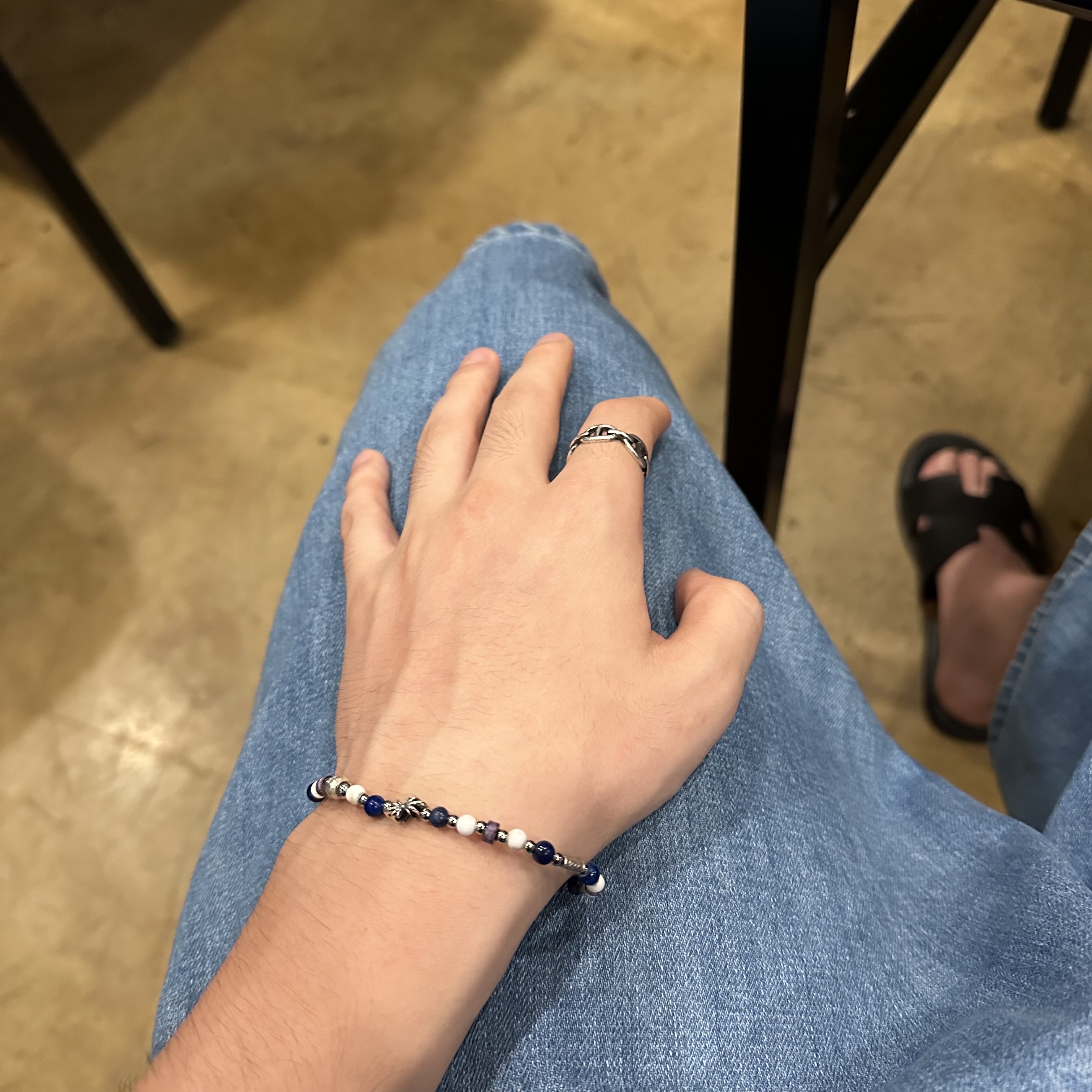 Scudo Garden Violet Karen Beads Bracelet, Hermes Izmir Sandal Calfskin & Noir 착용 스타일 - 2