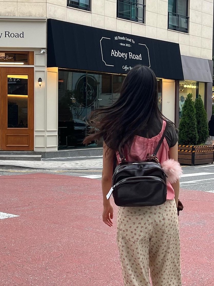 Nieeh Women Turtle Bag Black 착용 스타일 - 2