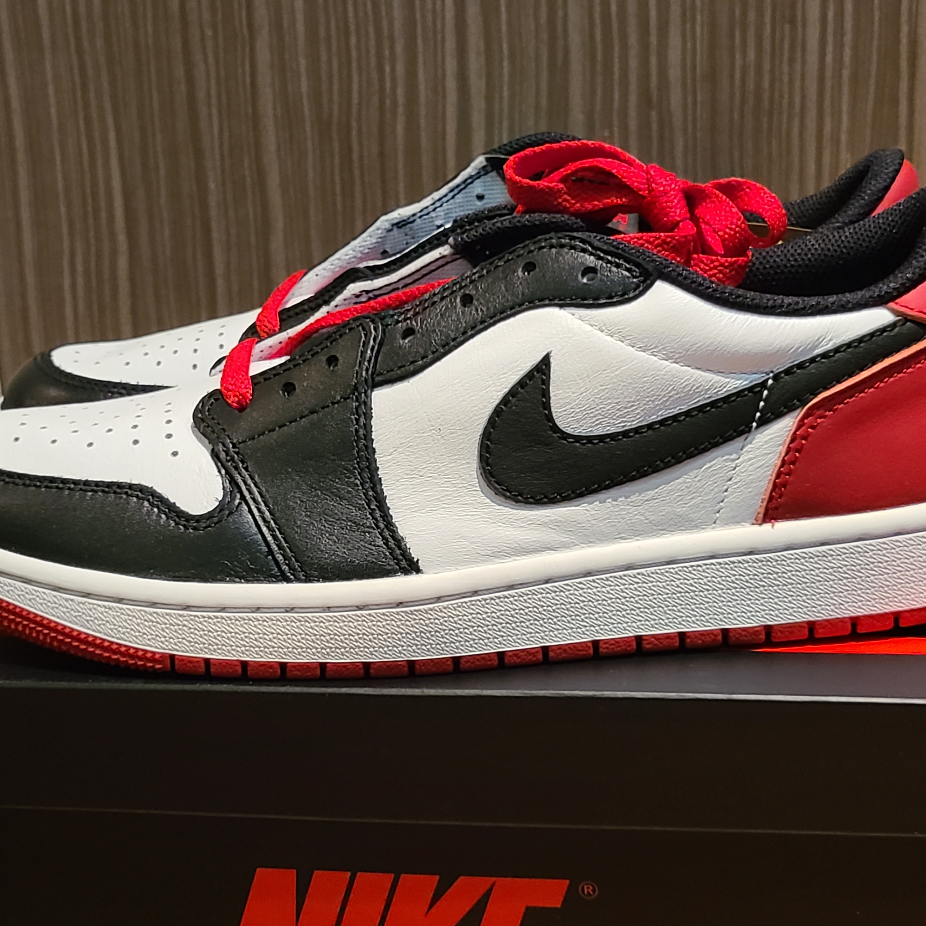Jordan 1 Retro Low OG Black Toe 착용 스타일 - 2