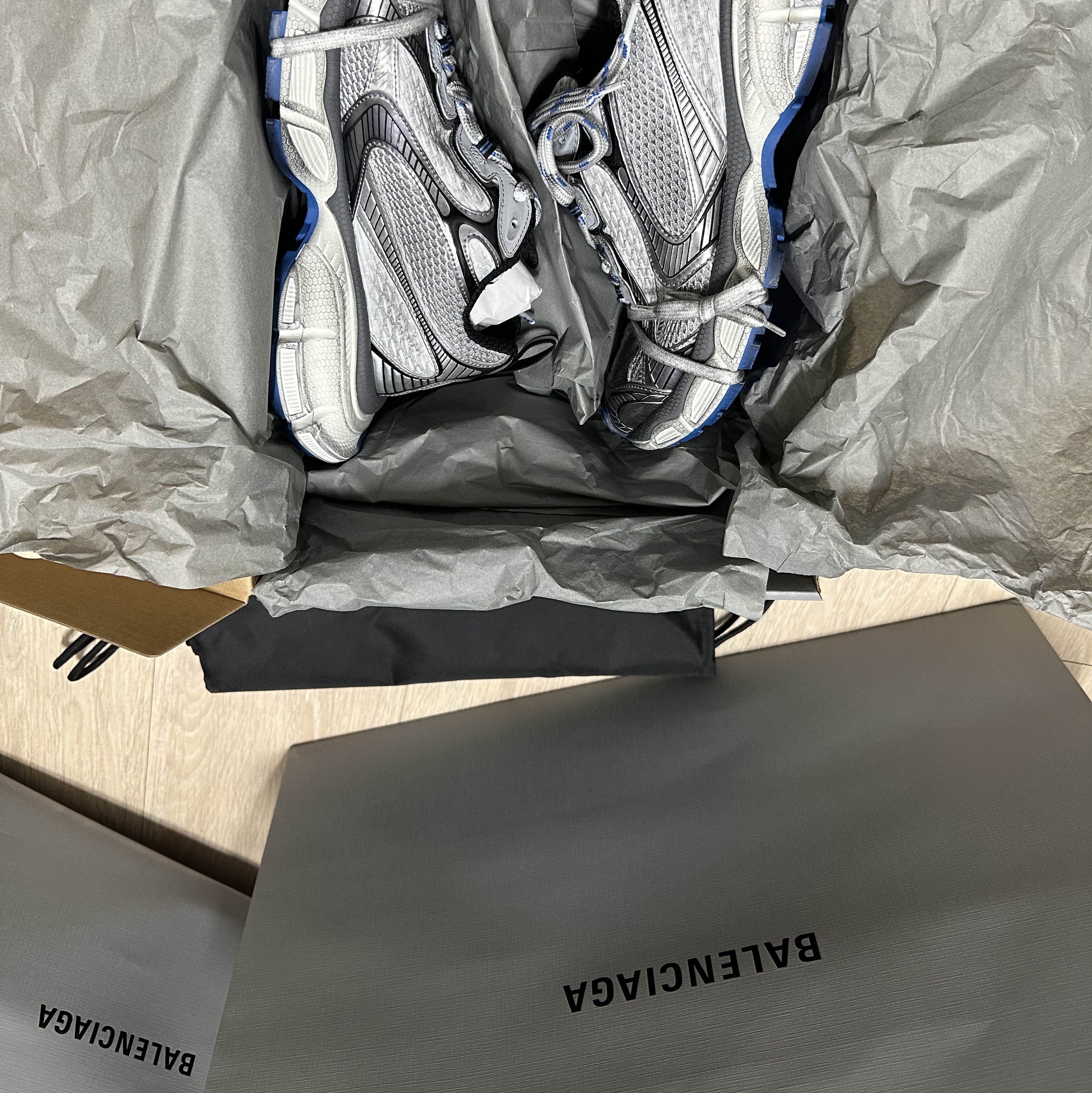 Balenciaga 3XL Sneakers Light Beige, Balenciaga 3XL Sneakers Grey White Blue 착용 스타일 - 4