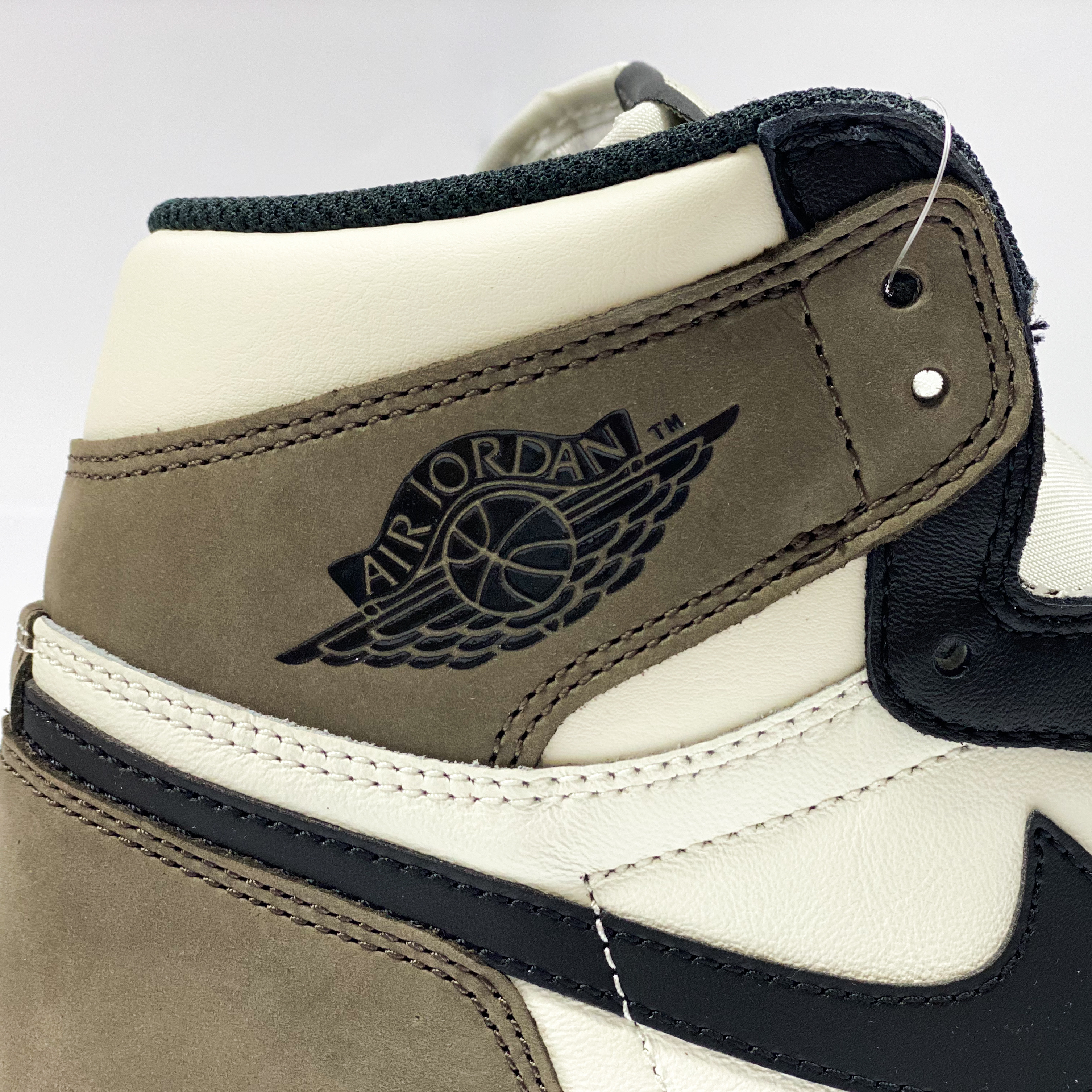 Jordan 1 Retro High OG Black Mocha 착용 스타일 - 4