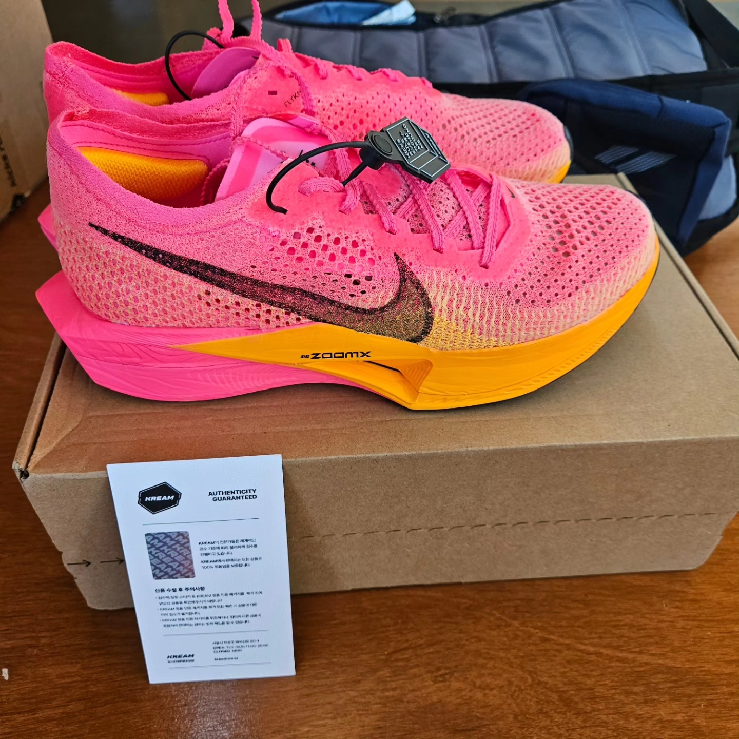 Nike ZoomX Vaporfly Next% 3 Hyper Pink 착용 스타일