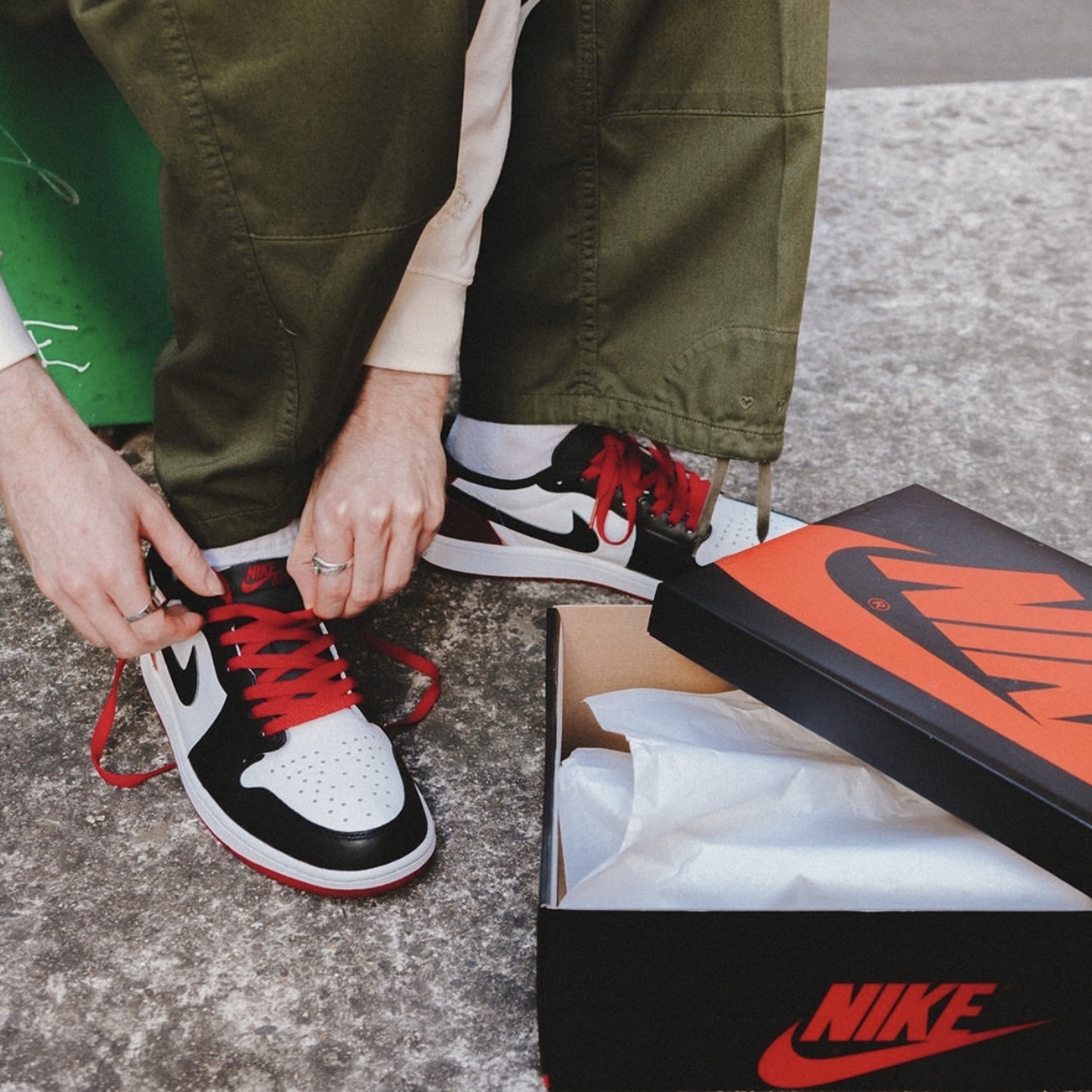 Jordan 1 Retro Low OG Black Toe 착용 스타일 - 3