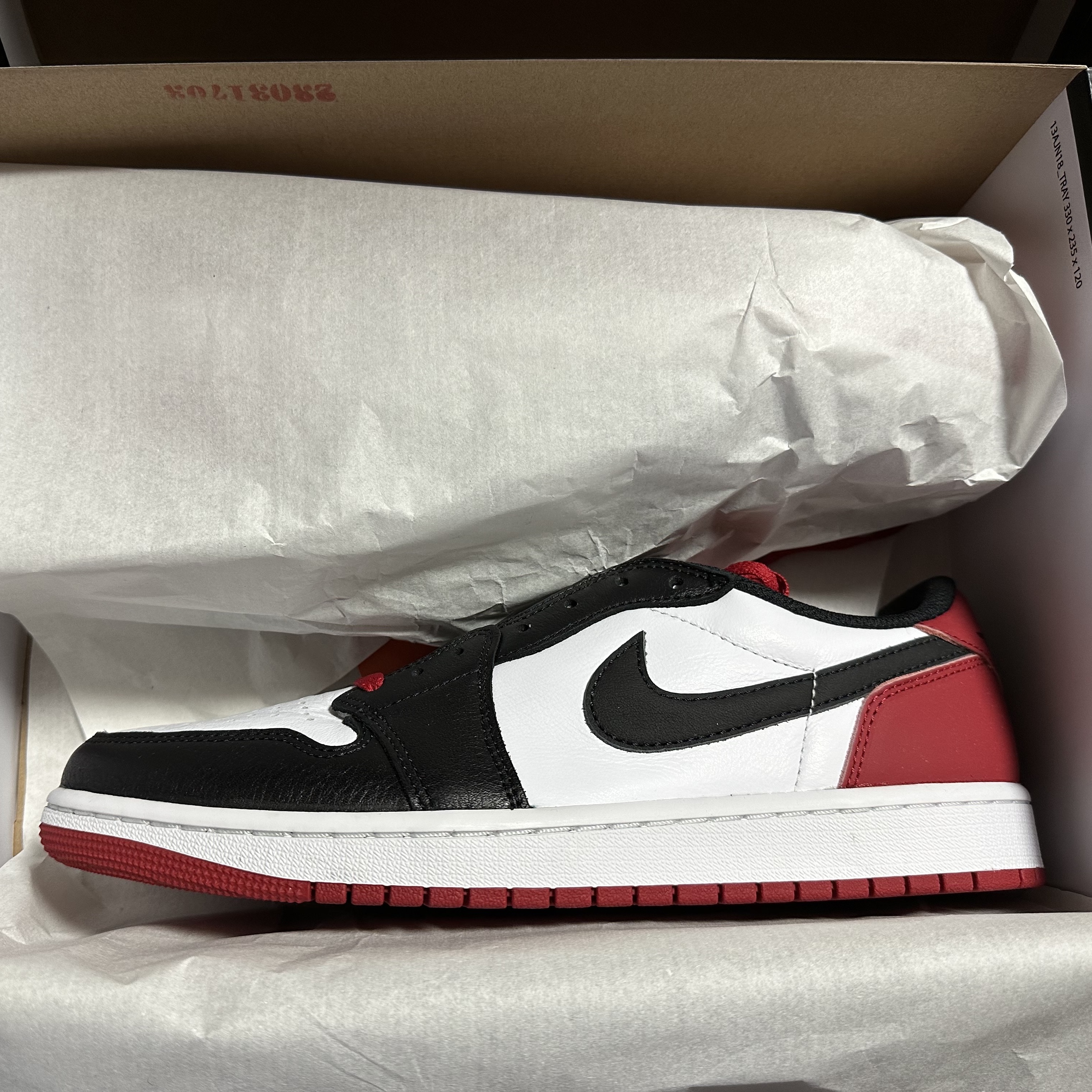 Jordan 1 Retro Low OG Black Toe 착용 스타일 - 2