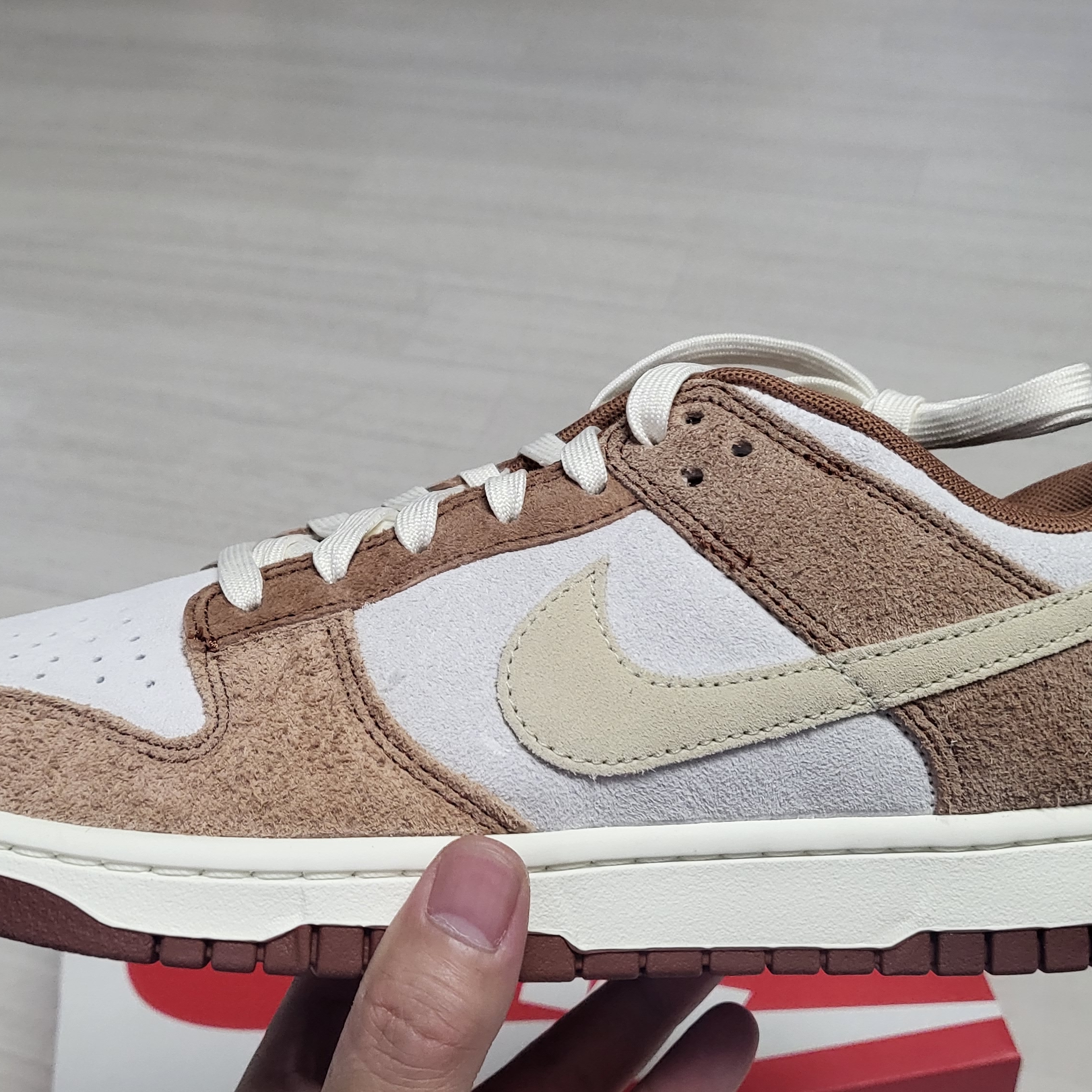Nike Dunk Low Pro Premium Medium Curry 착용 스타일 - 2