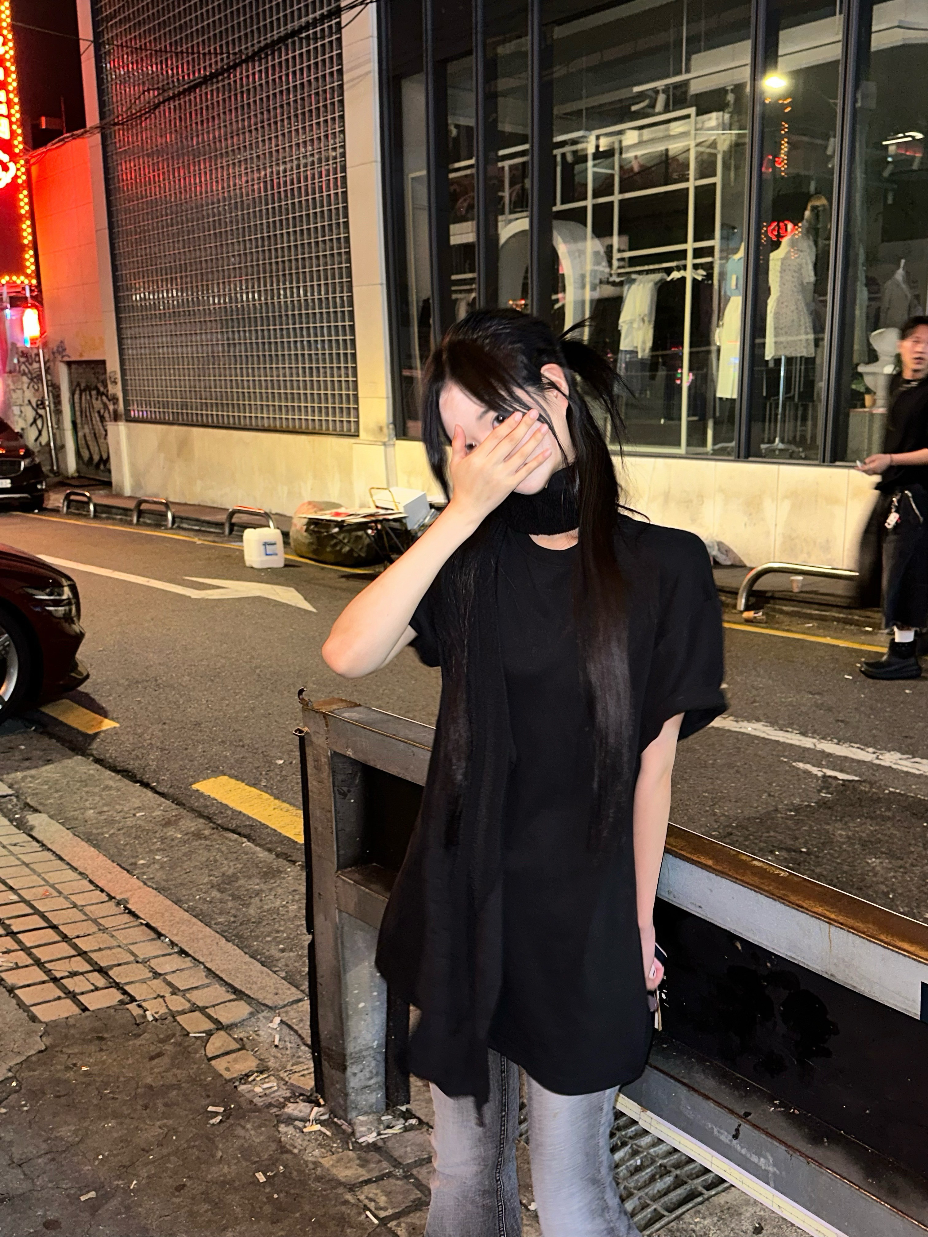 Xlim Ep.3 01 T-Shirt Black 착용 스타일 - 1
