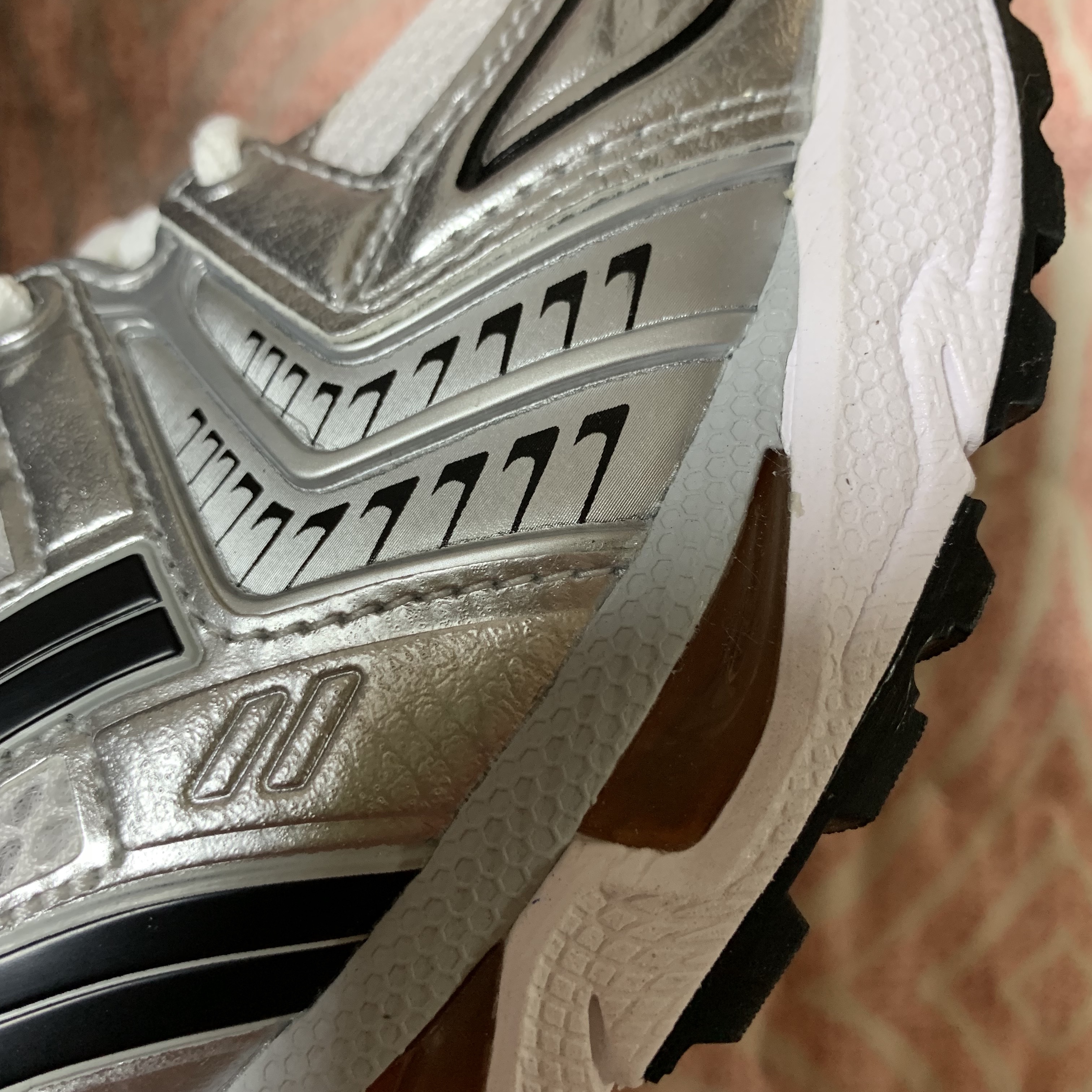Asics Gel-Kayano 14 White Piquant Orange 착용 스타일