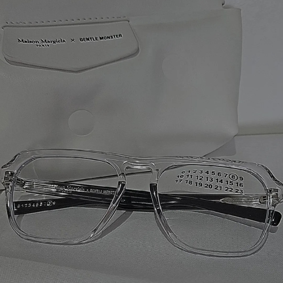 Gentle Monster x Maison Margiela MM011 Clear Black Gradient 착용 스타일