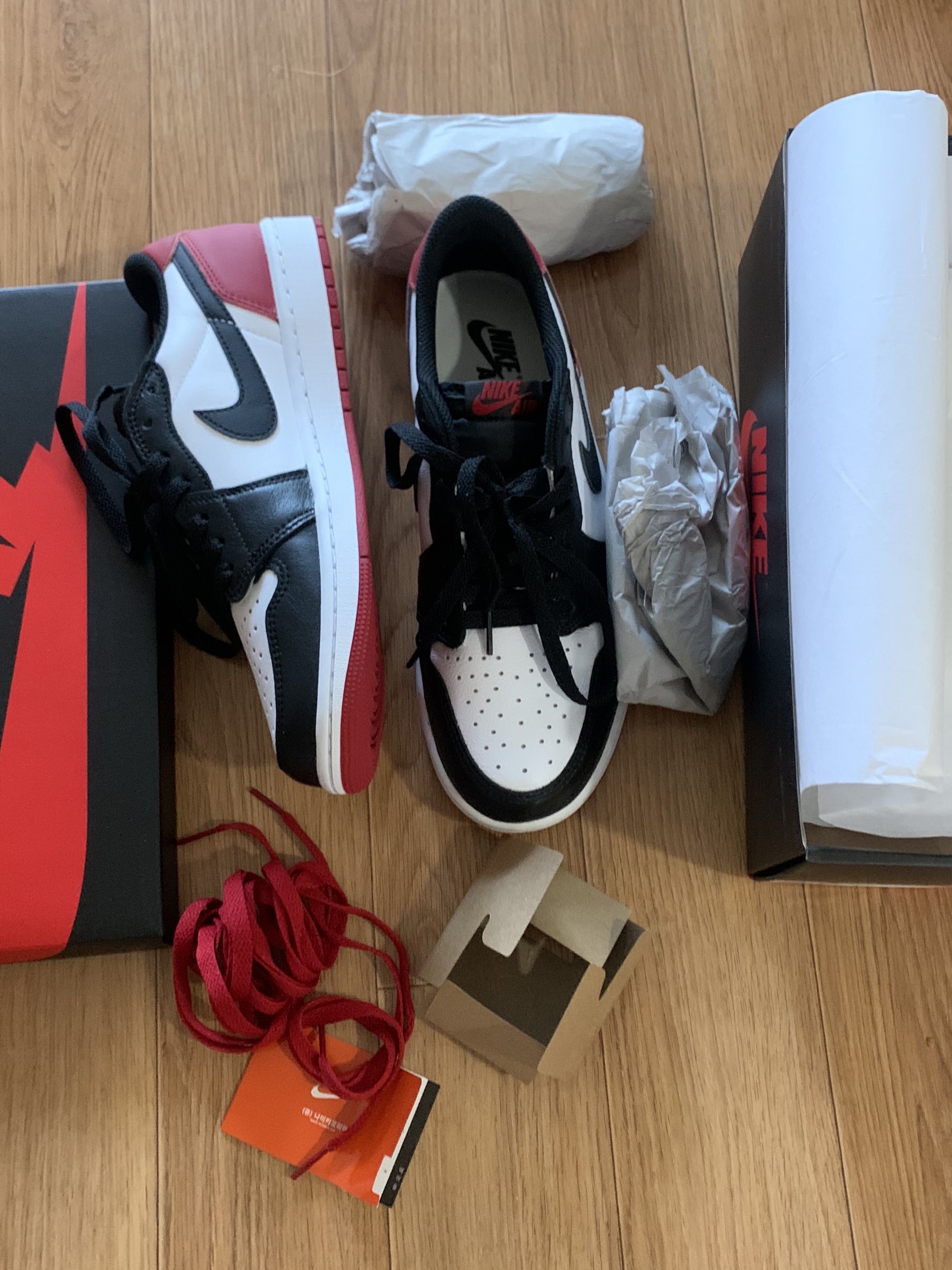 Jordan 1 Retro Low OG Black Toe 착용 스타일 - 2