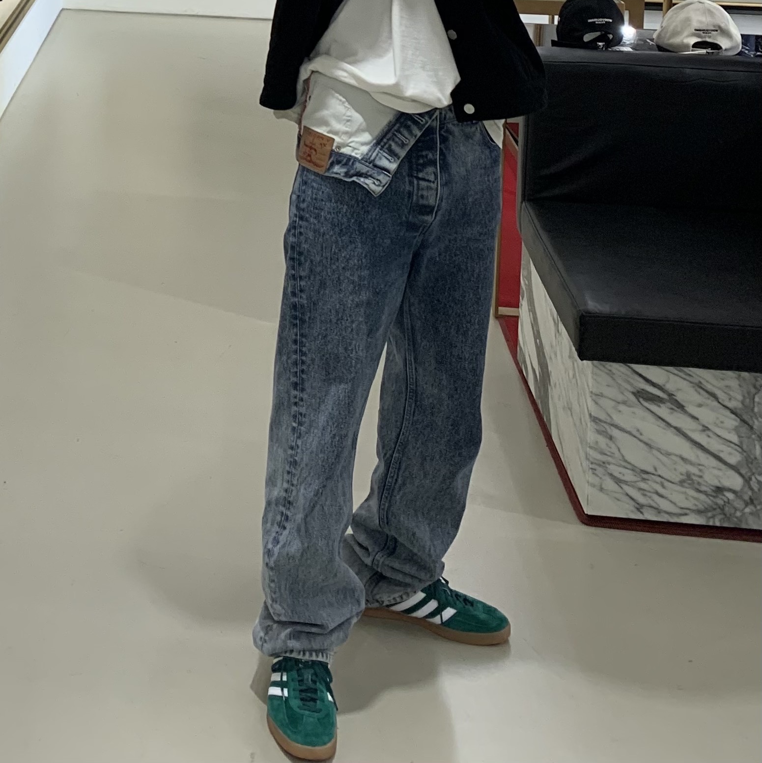Adidas Gazelle Indoor Collegiate Green, Y/Project Classic Wire Jeans Navy - 22FW 착용 스타일 - 2