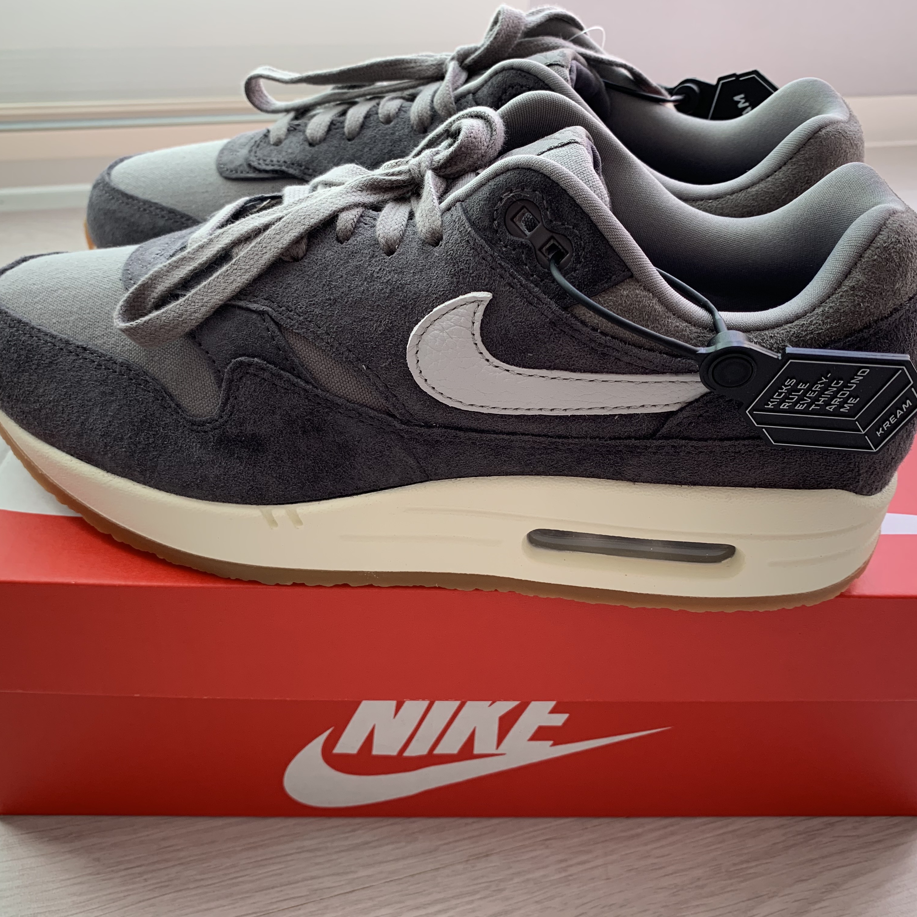 Nike Air Max 1 Crepe 착용 스타일 - 1