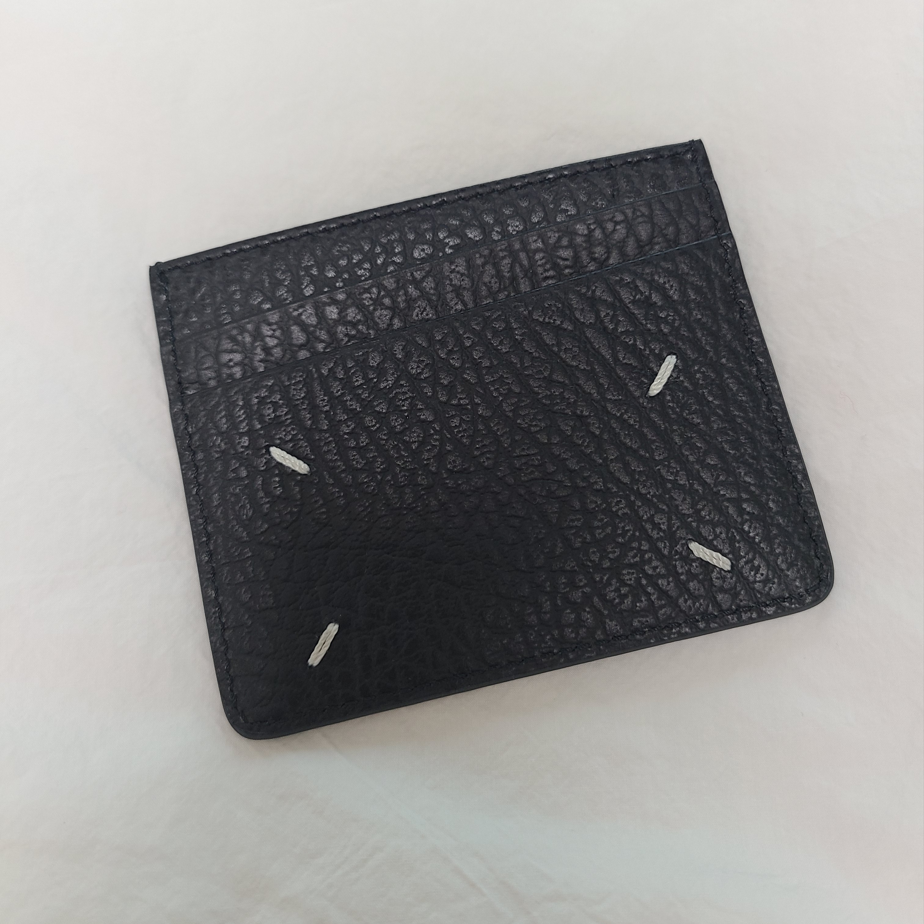 Maison Margiela Stitch Card Holder Black 착용 스타일