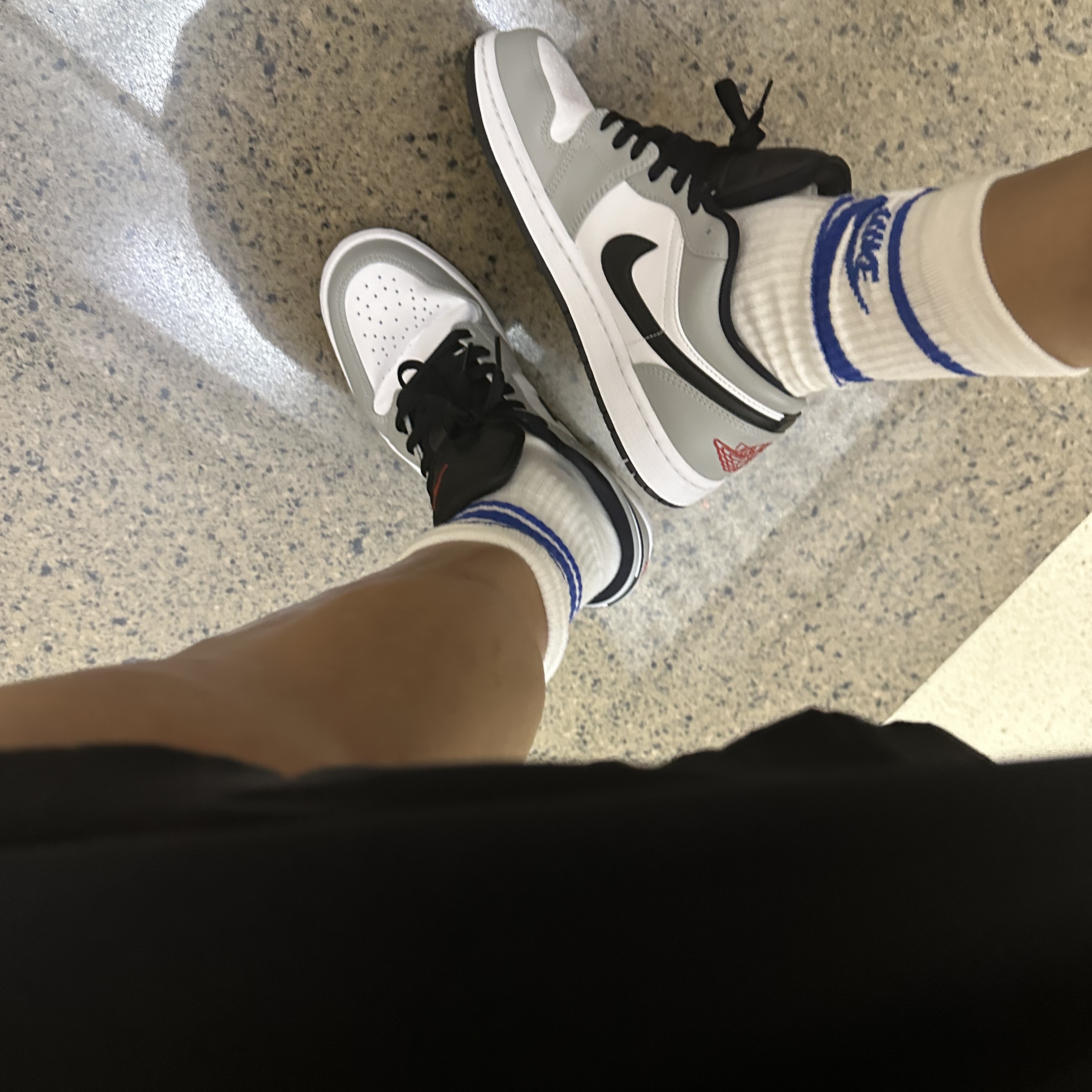 Jordan 1 Low Light Smoke Grey 착용 스타일 - 1