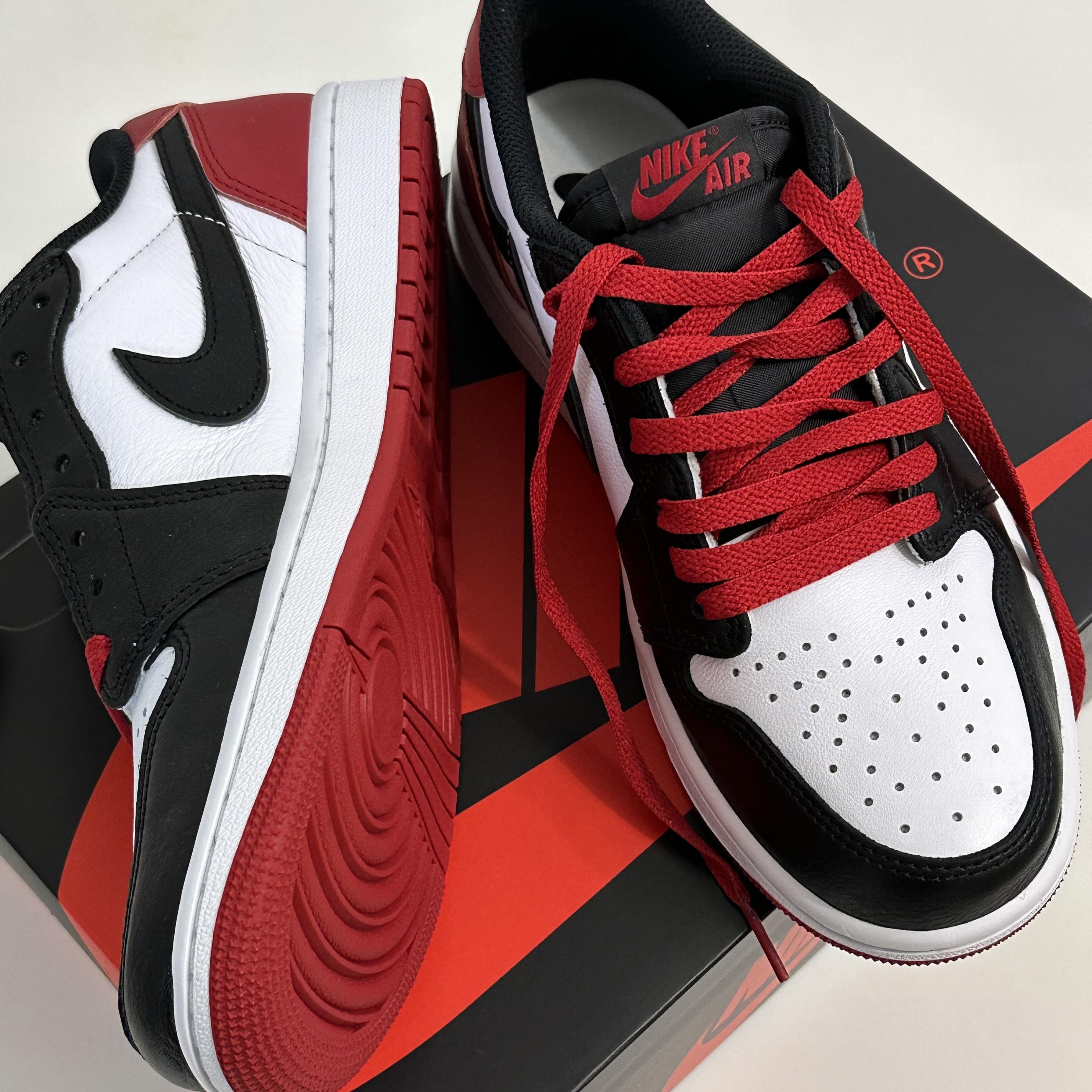 Jordan 1 Retro Low OG Black Toe 착용 스타일 - 1