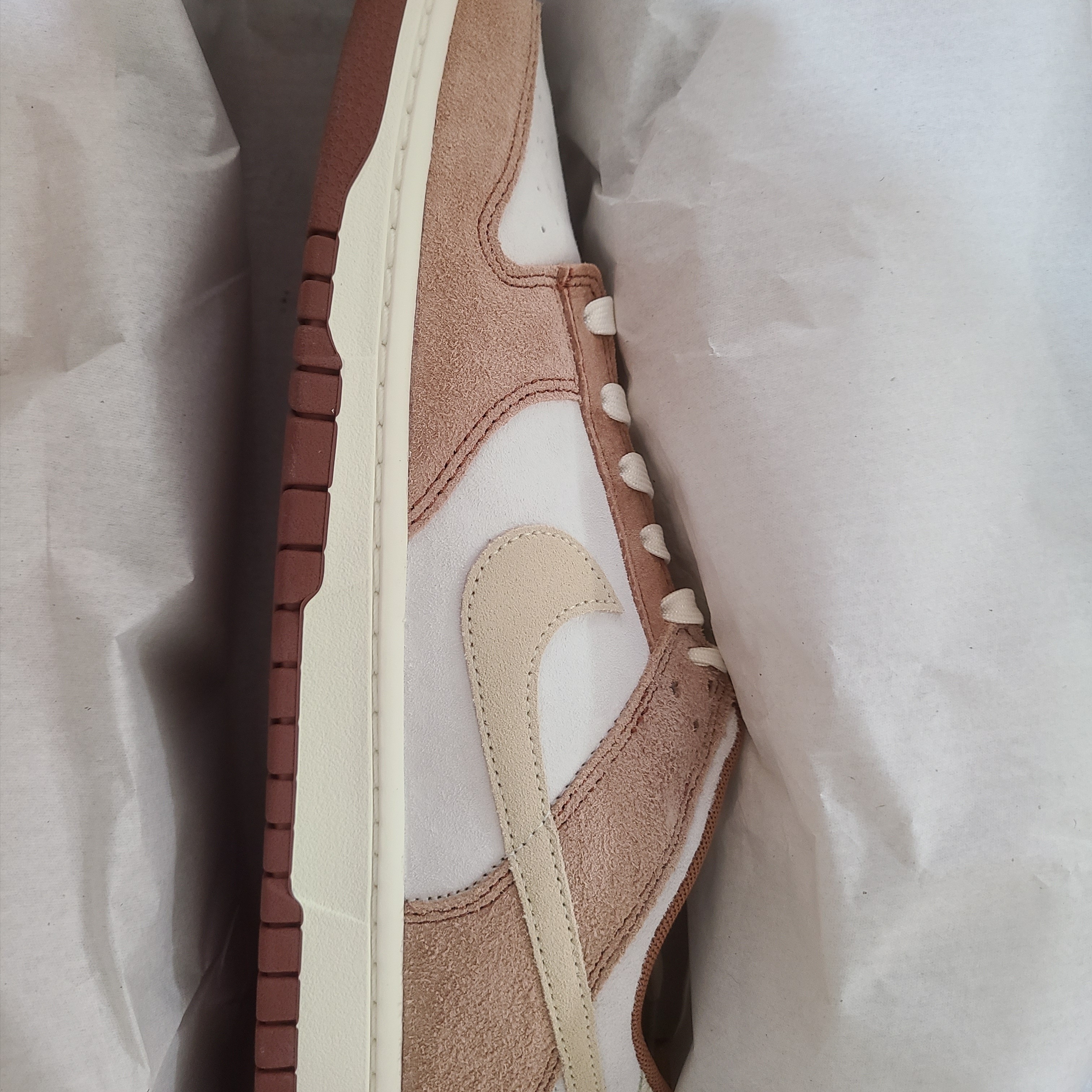 Nike Dunk Low Pro Premium Medium Curry 착용 스타일
