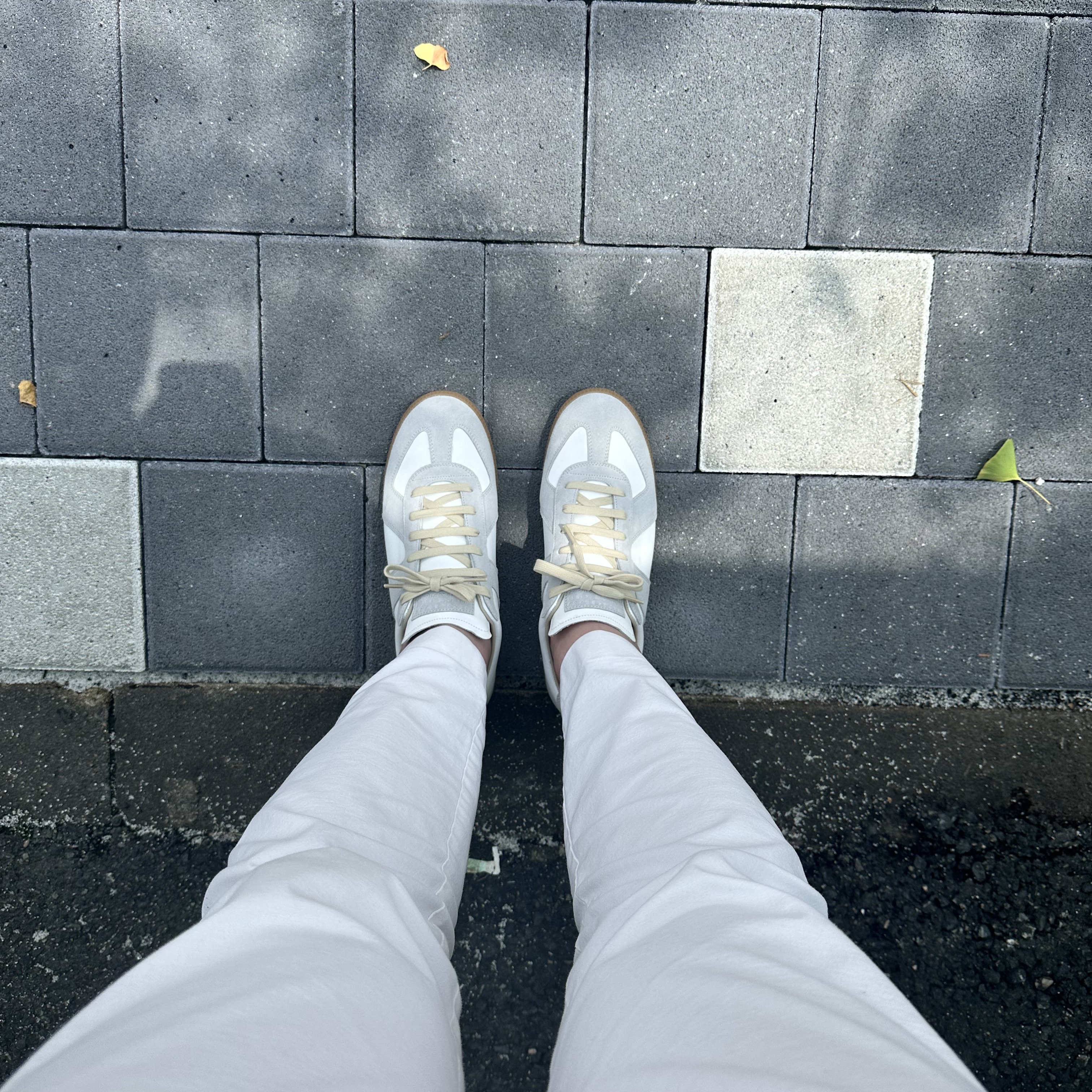 Maison Margiela Calfskin Replica Sneakers 착용 스타일