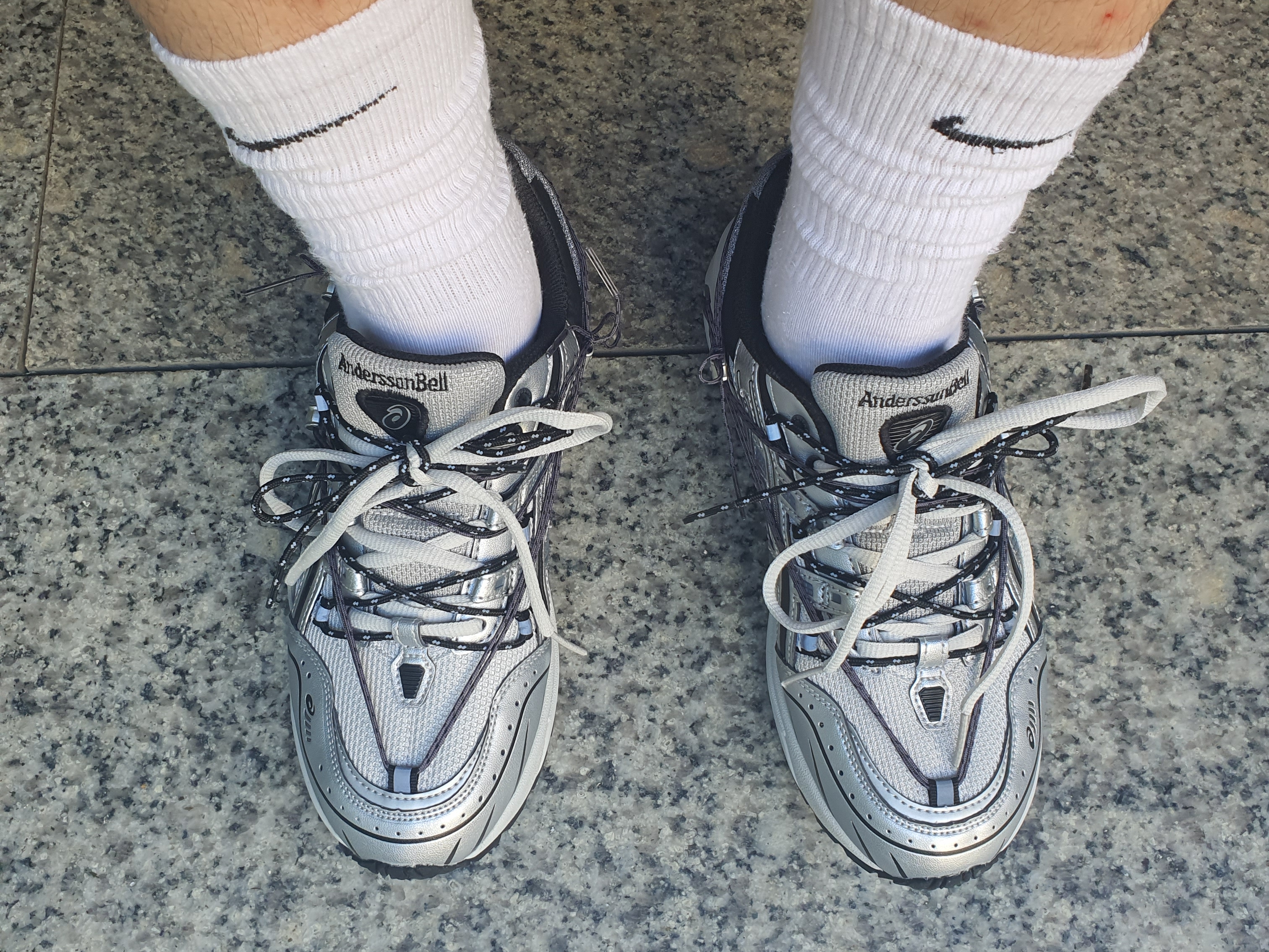 Asics x Andersson Bell Gel-1090 Glacier Grey Silver 착용 스타일