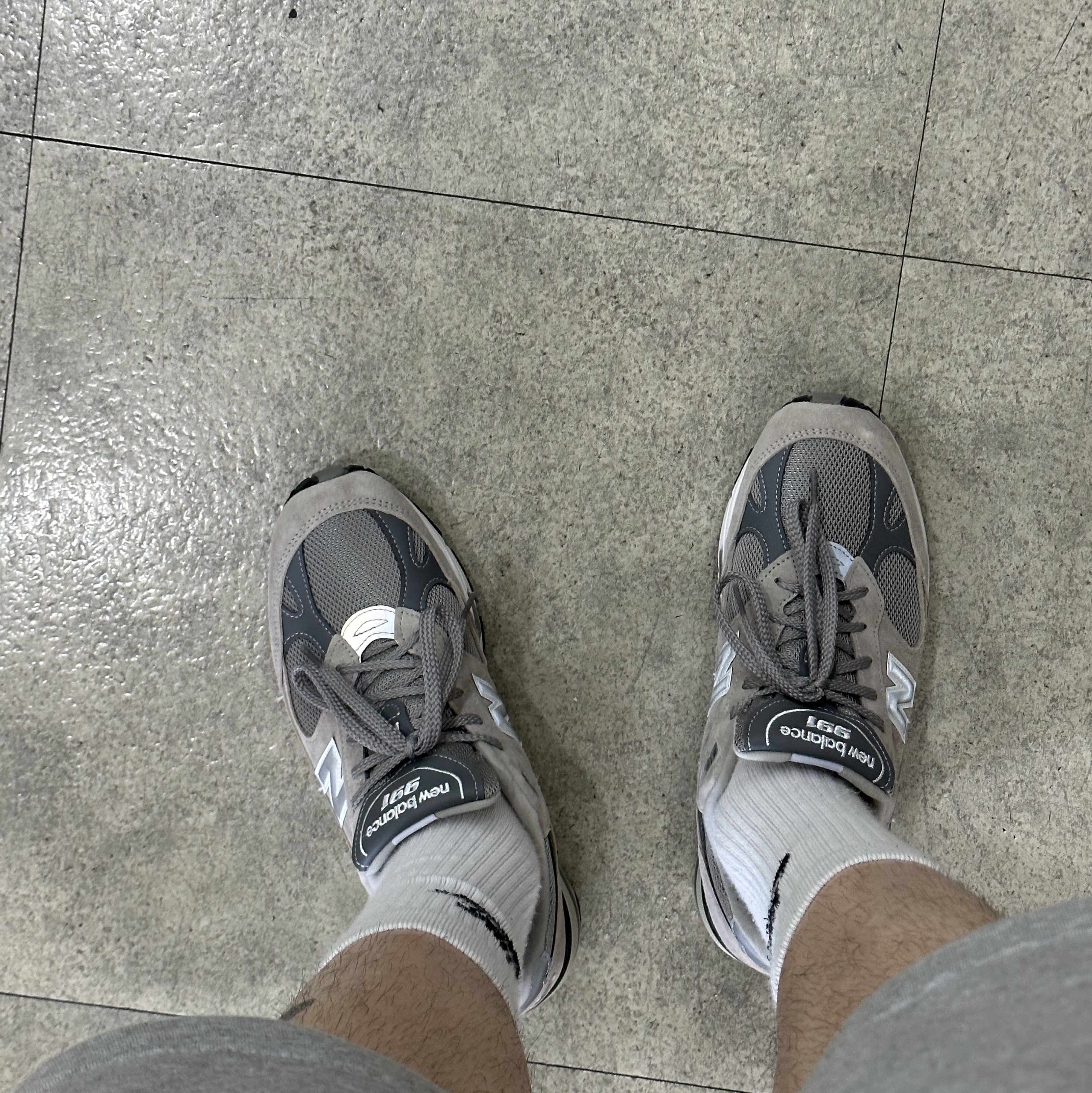 New Balance 991 Made in UK Grey 착용 스타일 - 2