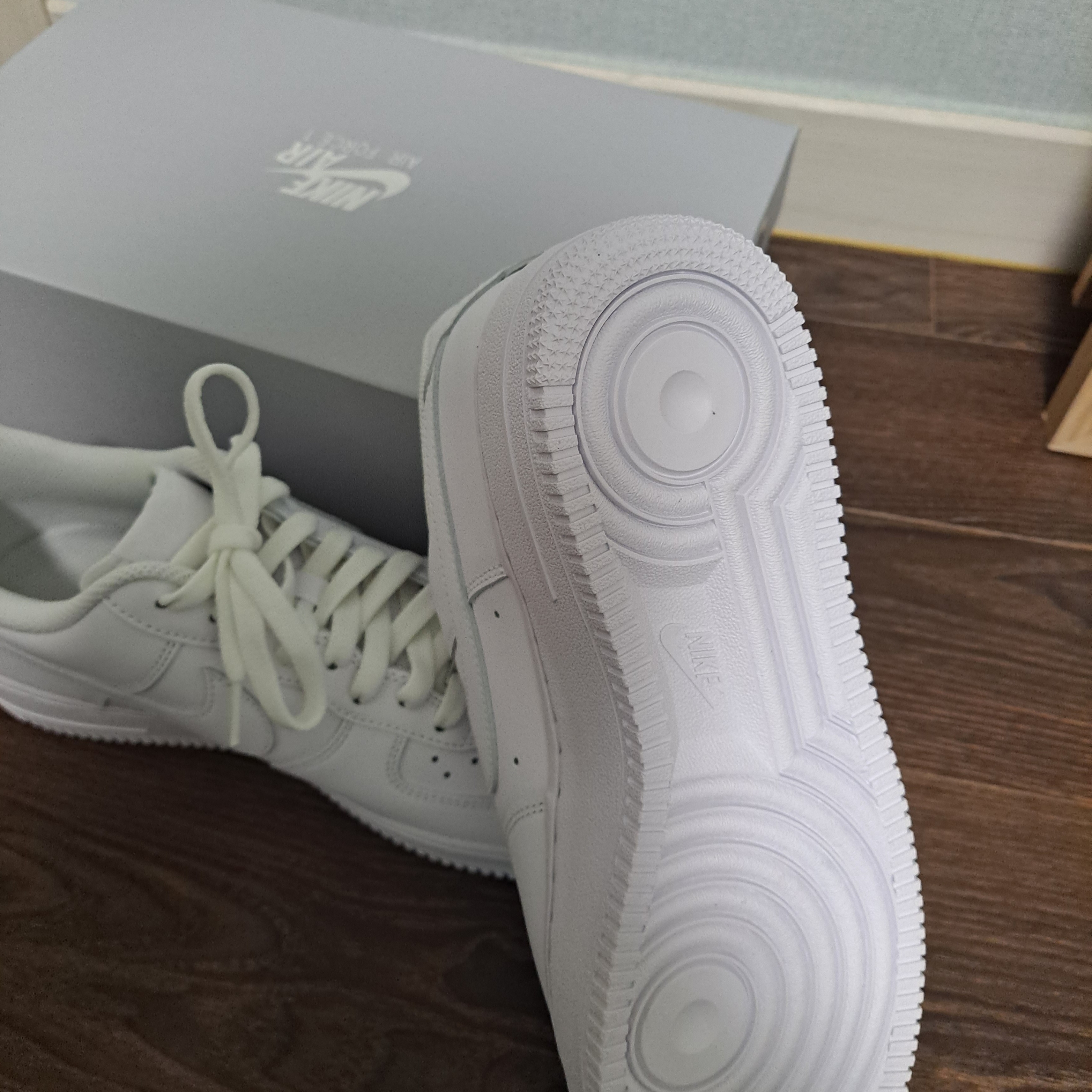 Nike Air Force 1 '07 Low White 착용 스타일 - 1