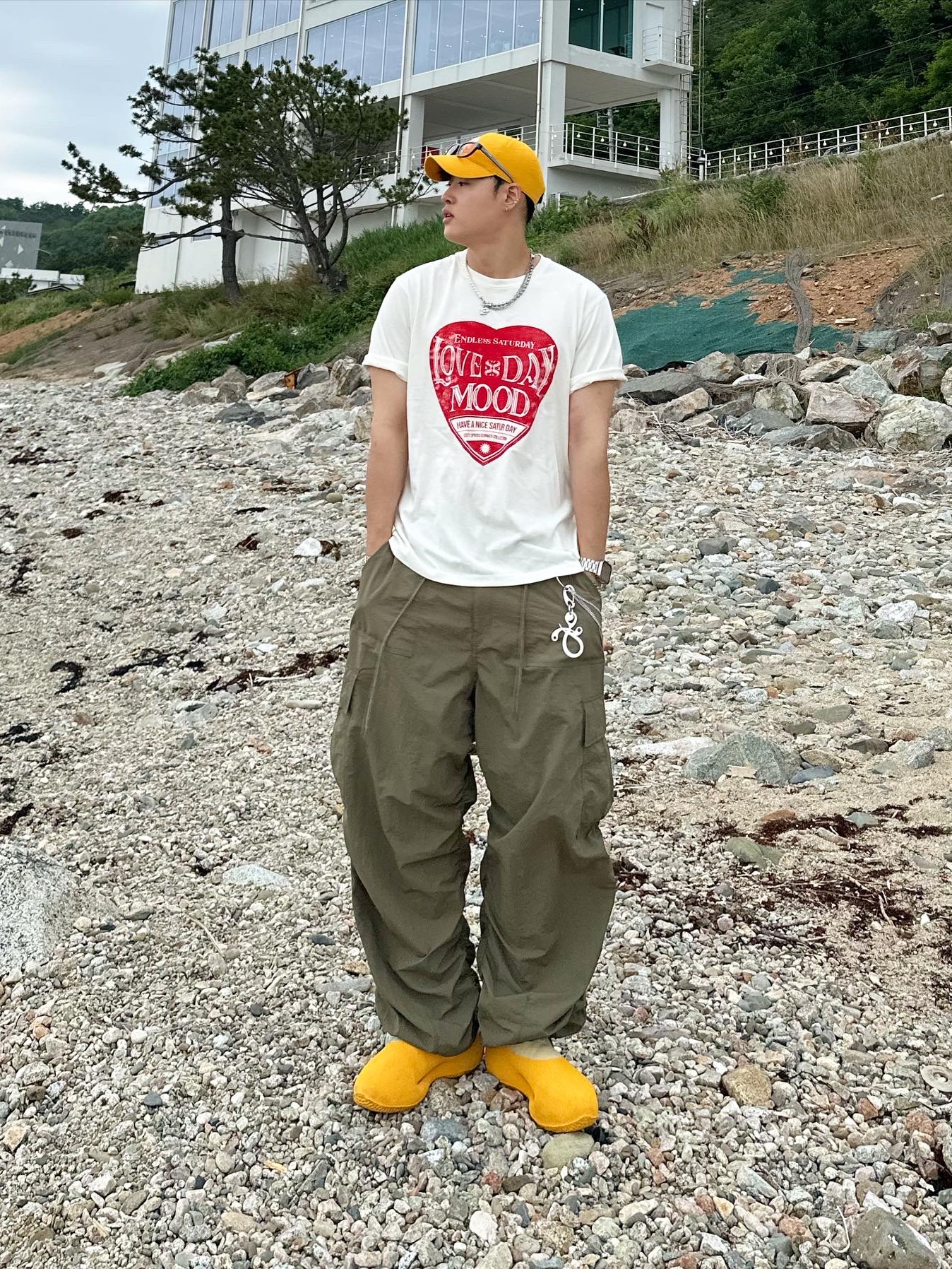 Adidas Yeezy Knit RNR Sulfur 착용 스타일 - 2