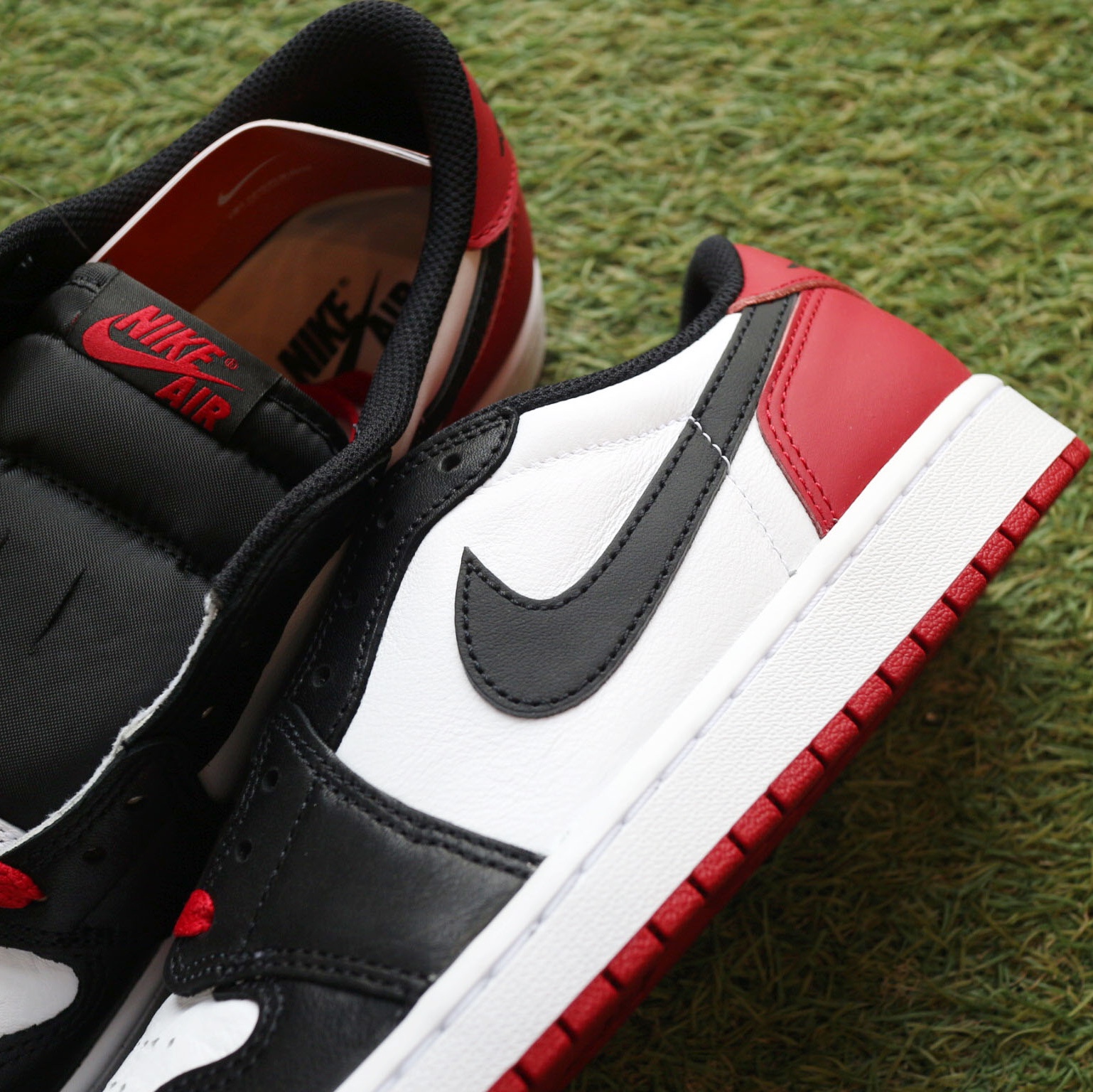 Jordan 1 Retro Low OG Black Toe 착용 스타일 - 3