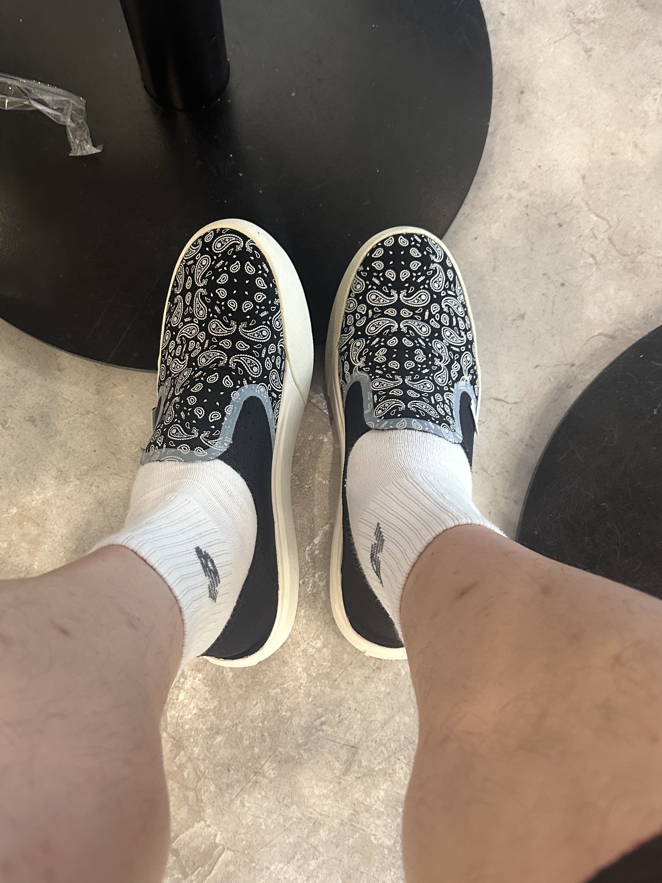Vans ComfyCush One Bandana Marshmallow Black 착용 스타일 - 2