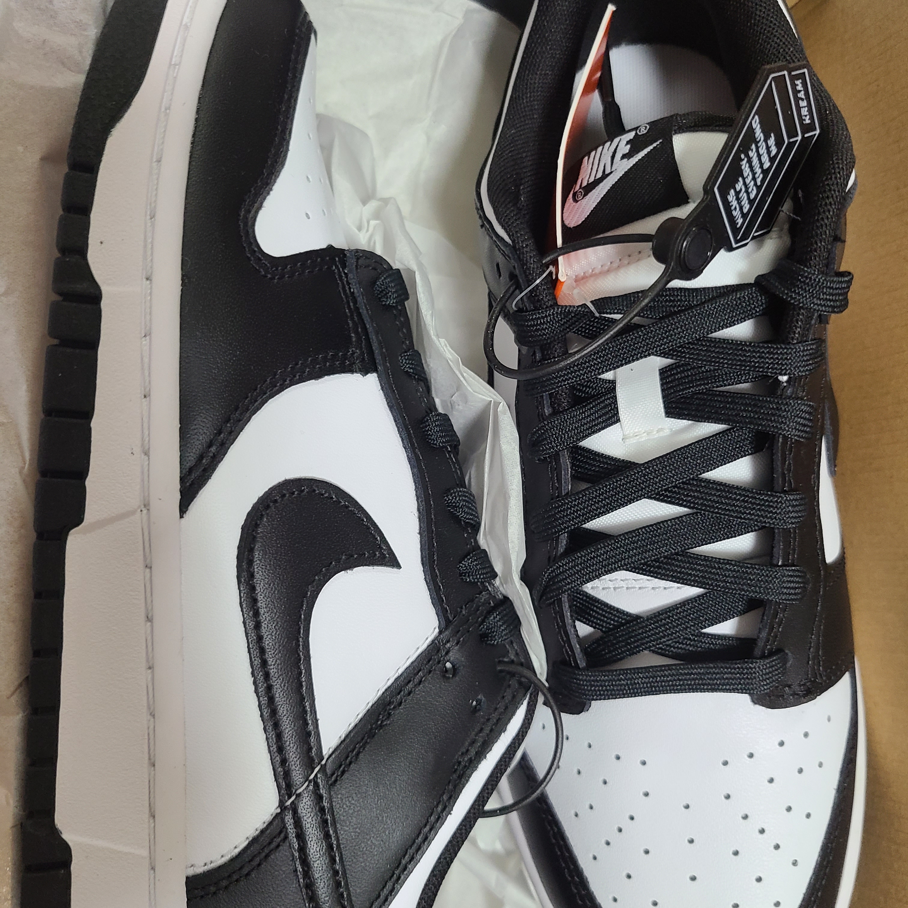 Nike Dunk Low Retro Black 착용 스타일