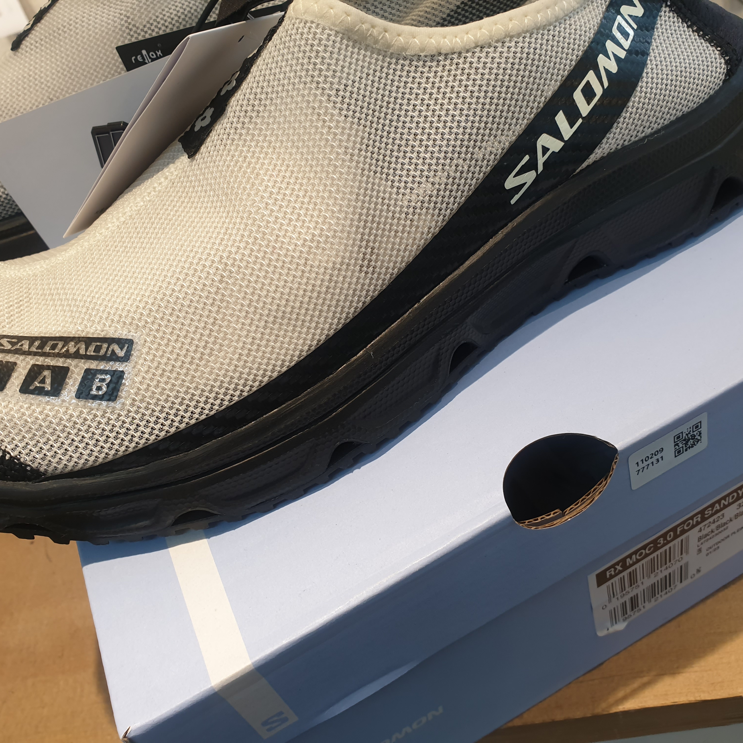 Salomon x Sandy Liang RX Moc 3.0 Black White 착용 스타일 - 2