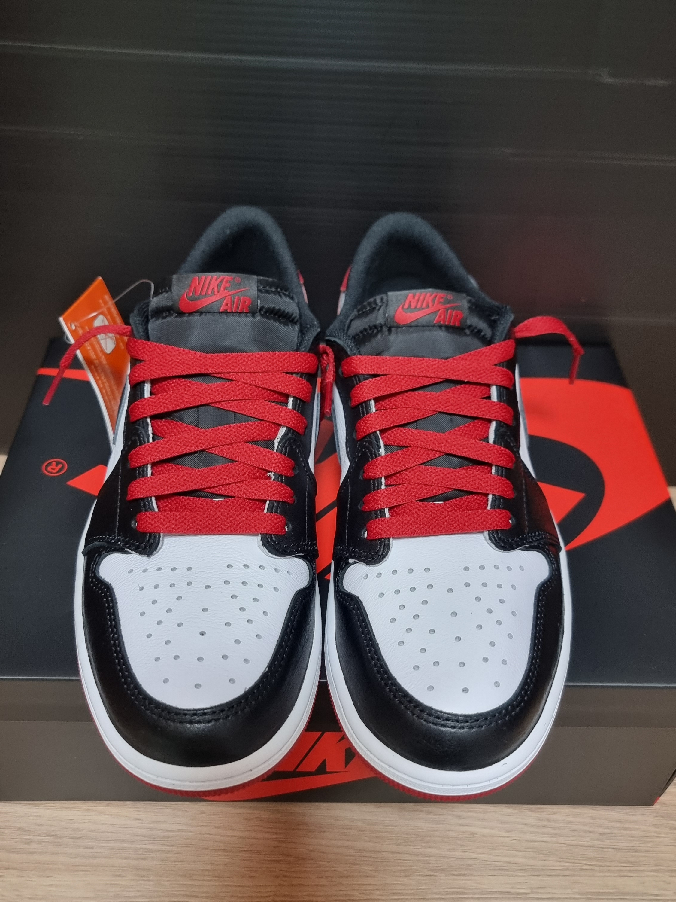 Jordan 1 Retro Low OG Black Toe 착용 스타일 - 1