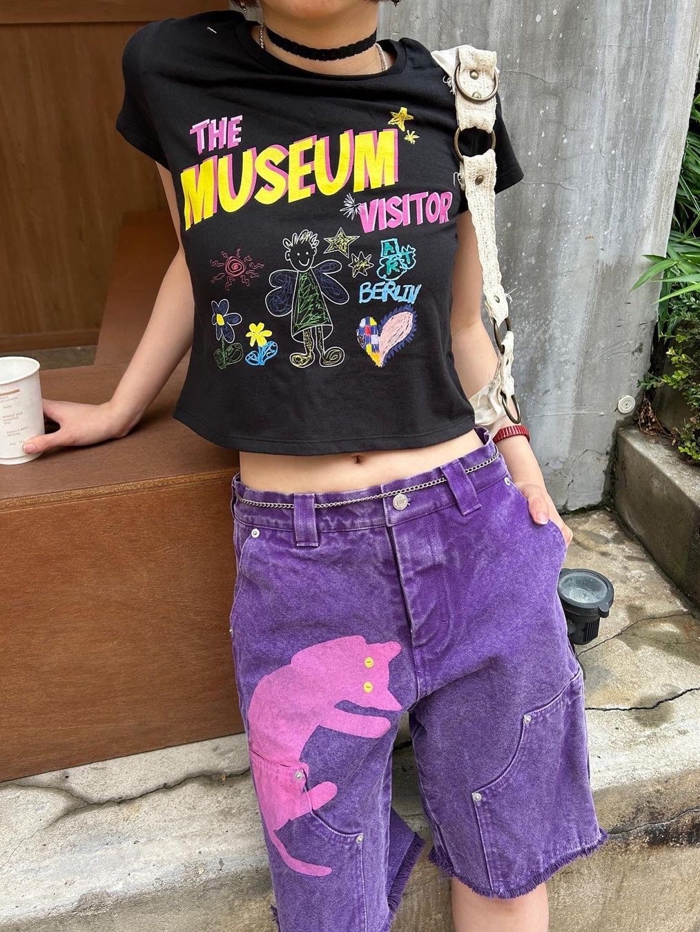 The Museum Visitor Women Putti Printed Crop T-Shirts Purple, The Museum Visitor Cat Printed Dyeing Shorts Black 착용 스타일 - 2