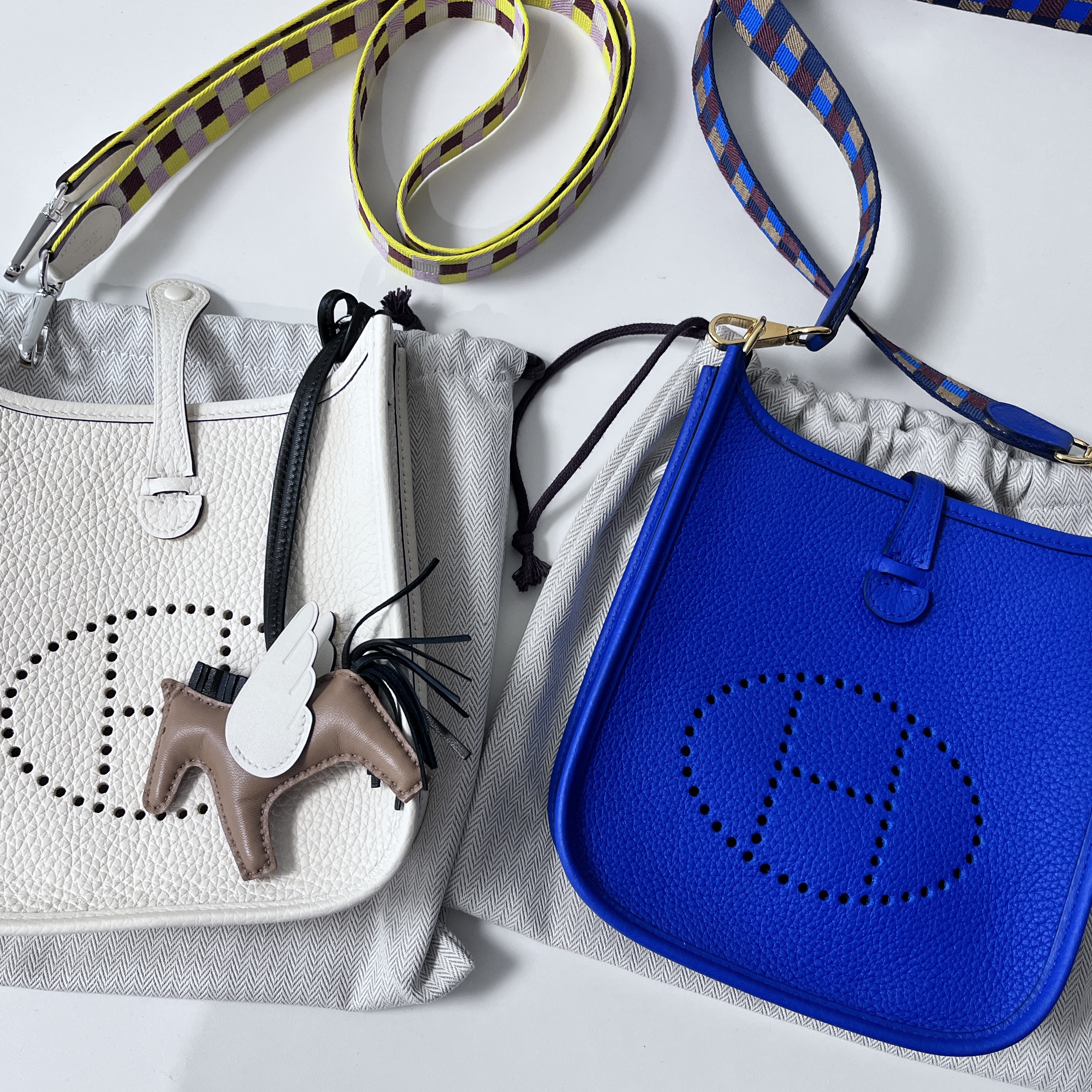 Hermes Evelyne 16 Amazone Bag Clemence & Gold Bleu Royal Bleu Billard Biscuit Rough H, Hermes Evelyne 16 Amazone Bag Clemence & Palladium Nata Citron Rouge H Mauve 착용 스타일