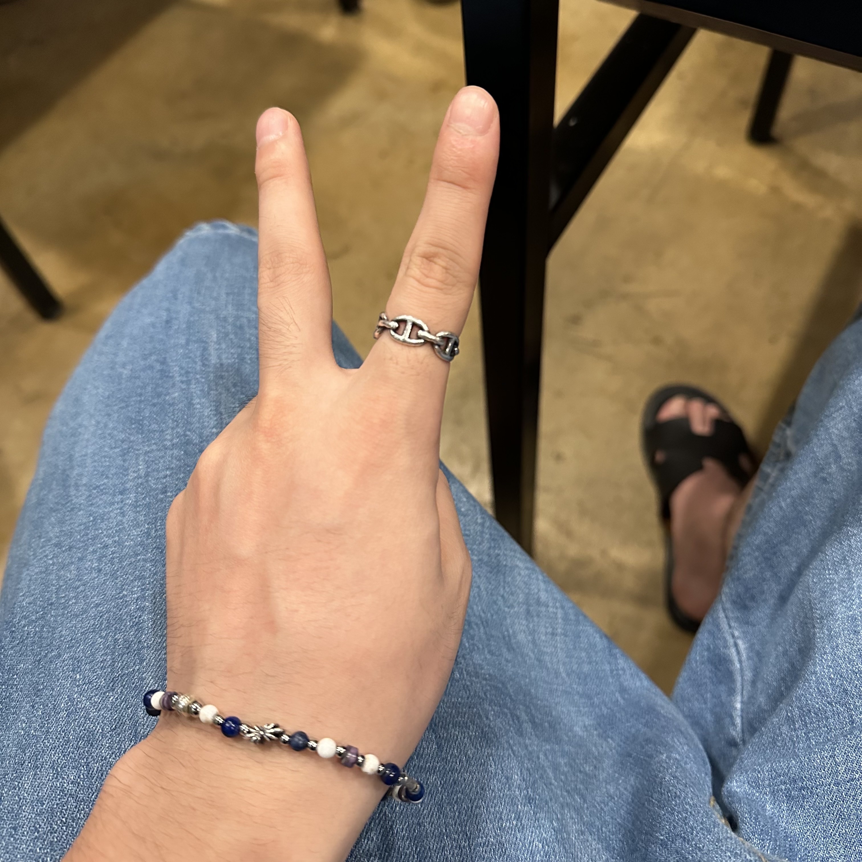 Scudo Garden Violet Karen Beads Bracelet, Hermes Izmir Sandal Calfskin & Noir 착용 스타일 - 1