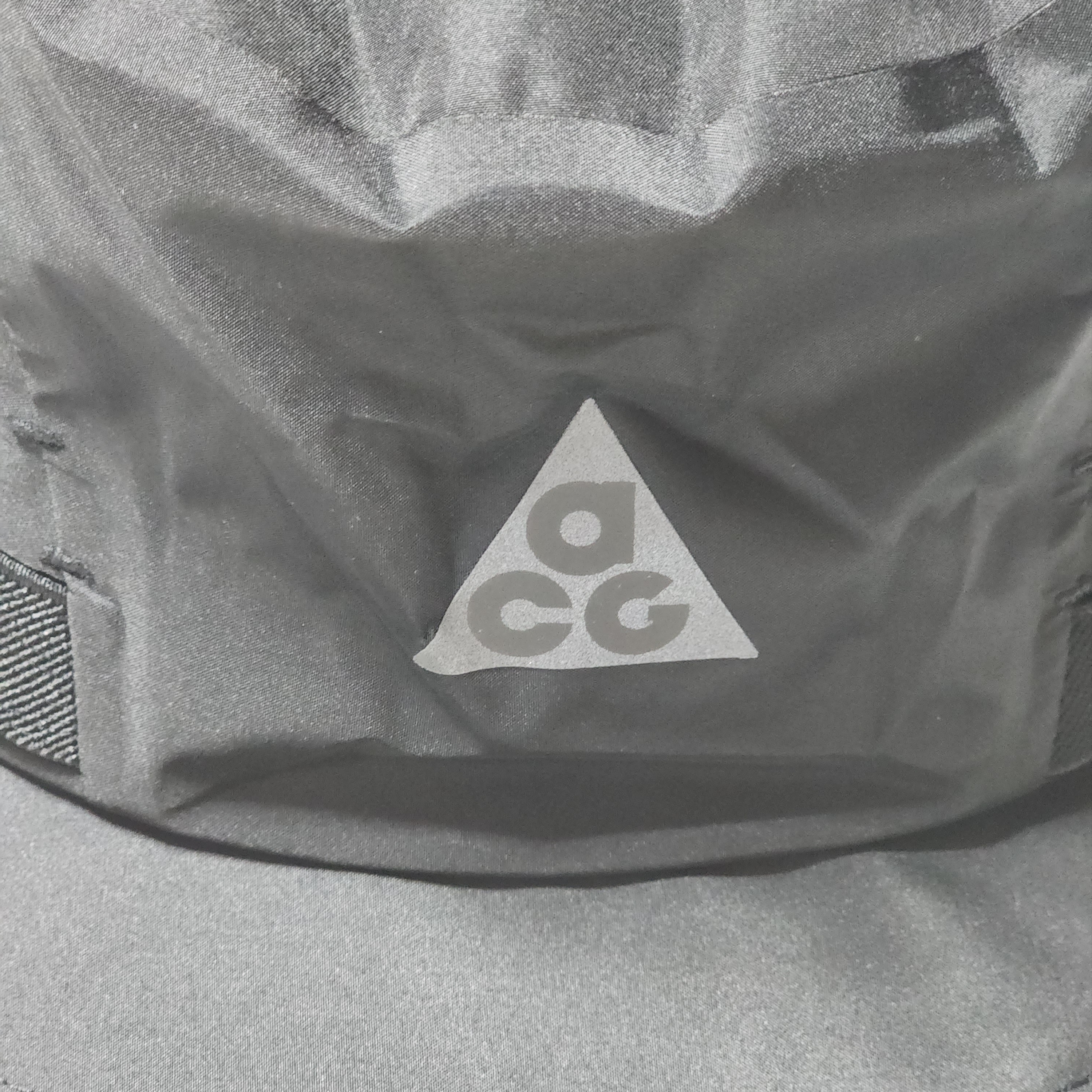 Nike ACG Apex Bucket Hat Black 착용 스타일 - 2