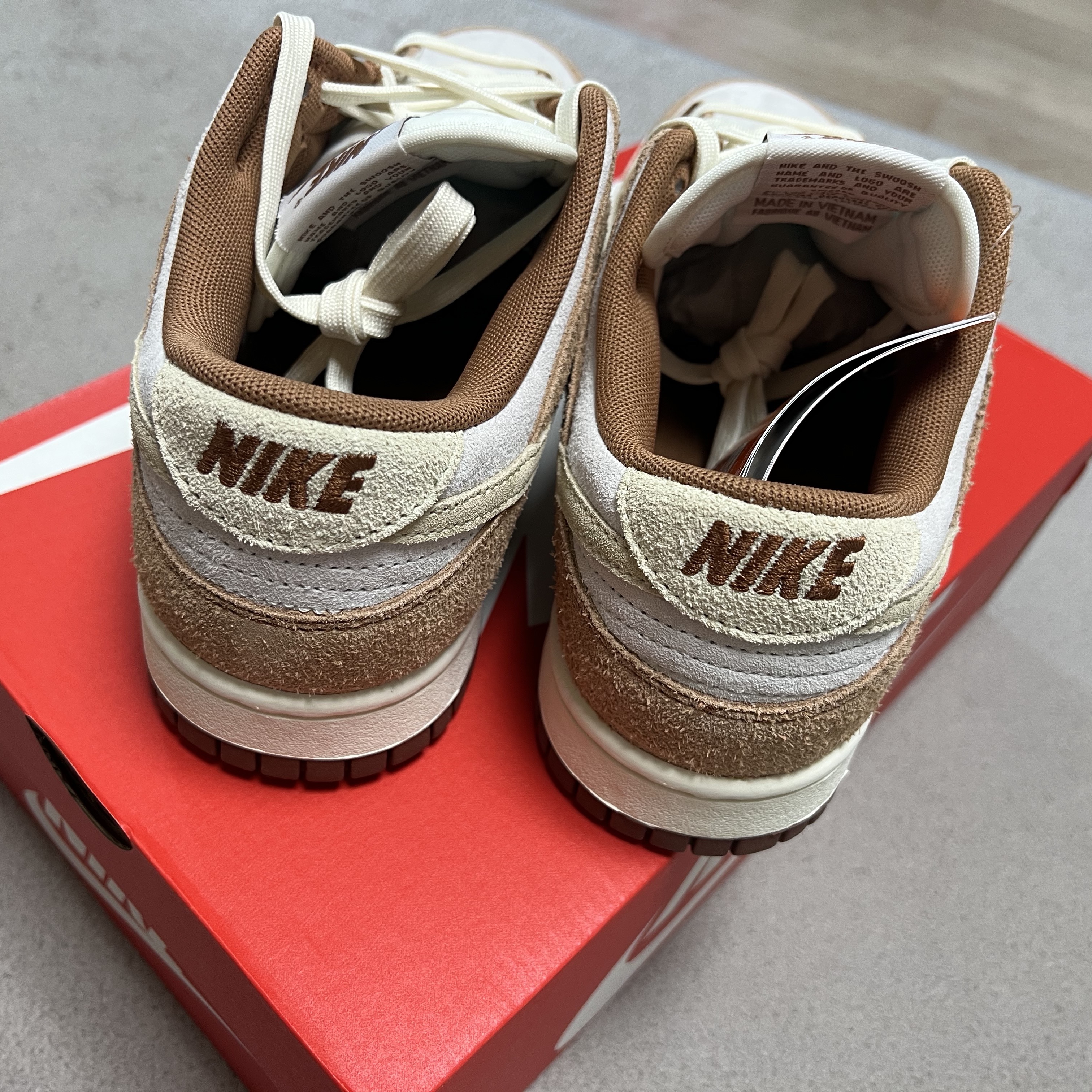 Nike Dunk Low Pro Premium Medium Curry 착용 스타일 - 1