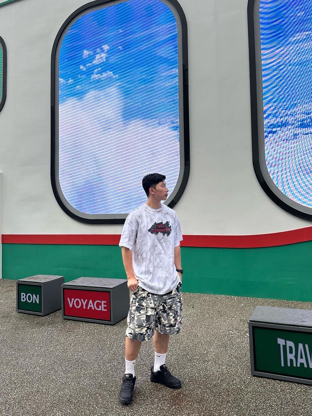 Nos Couleurs No Comment T-Shirt White 착용 스타일