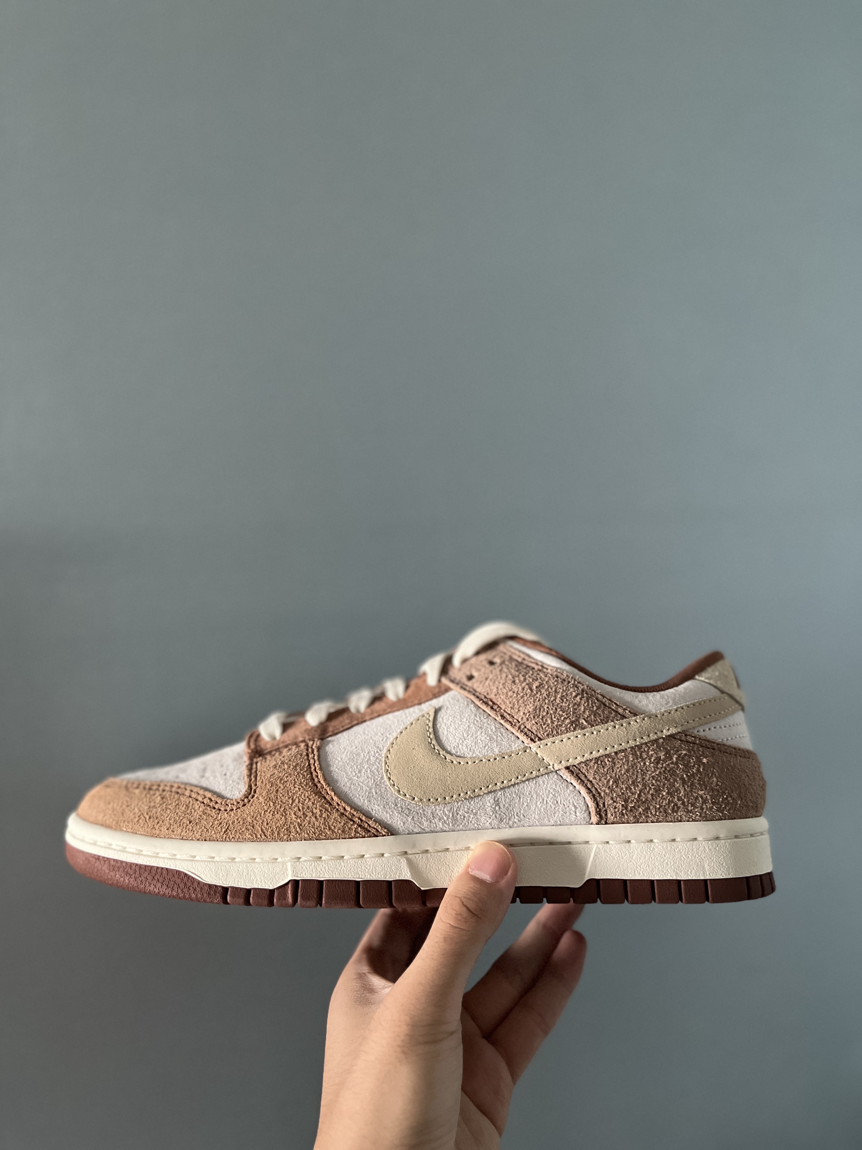 Nike Dunk Low Pro Premium Medium Curry 착용 스타일