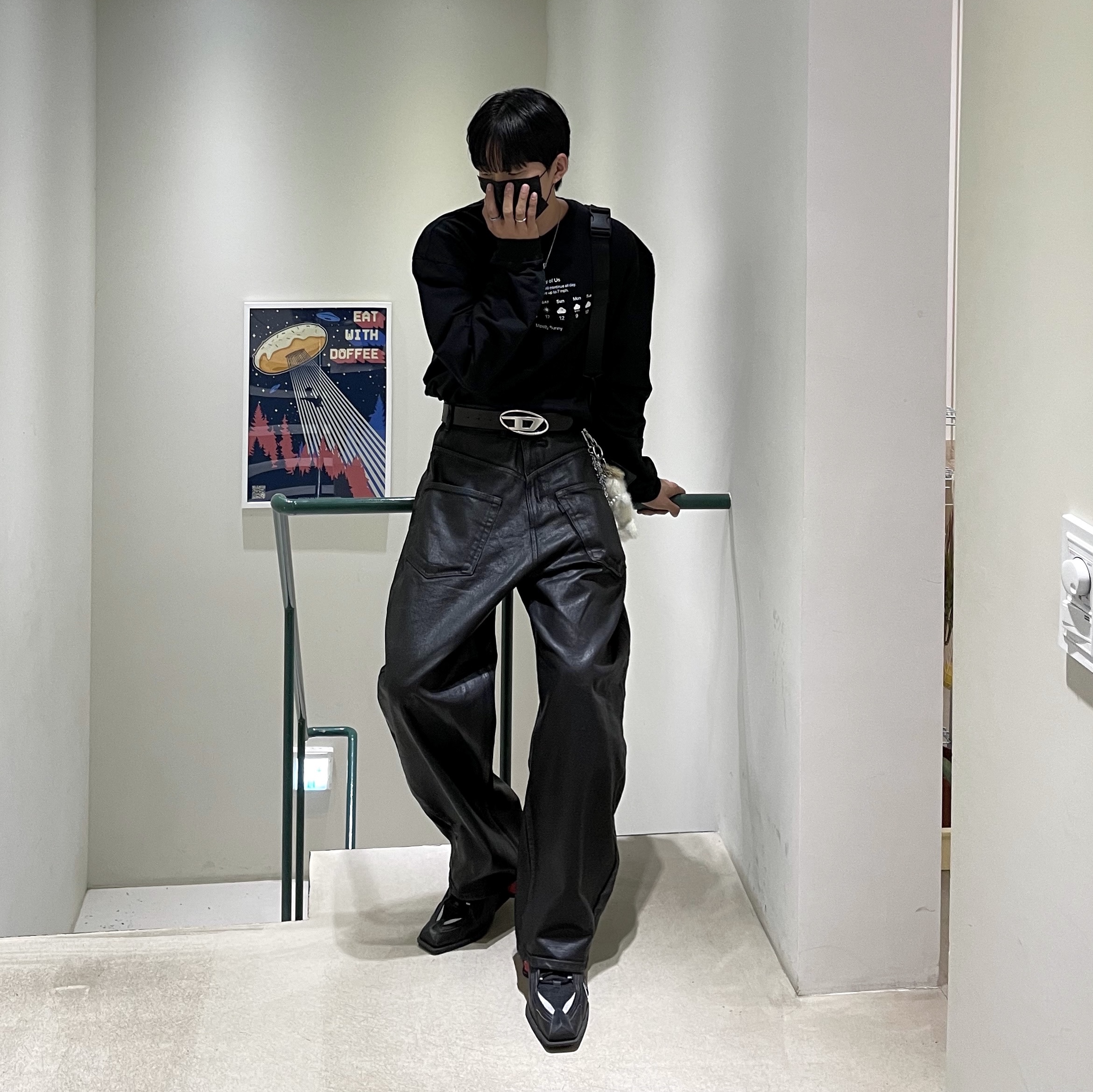 Diesel B-1DR Leather Belt with D Buckle Black 착용 스타일 - 4