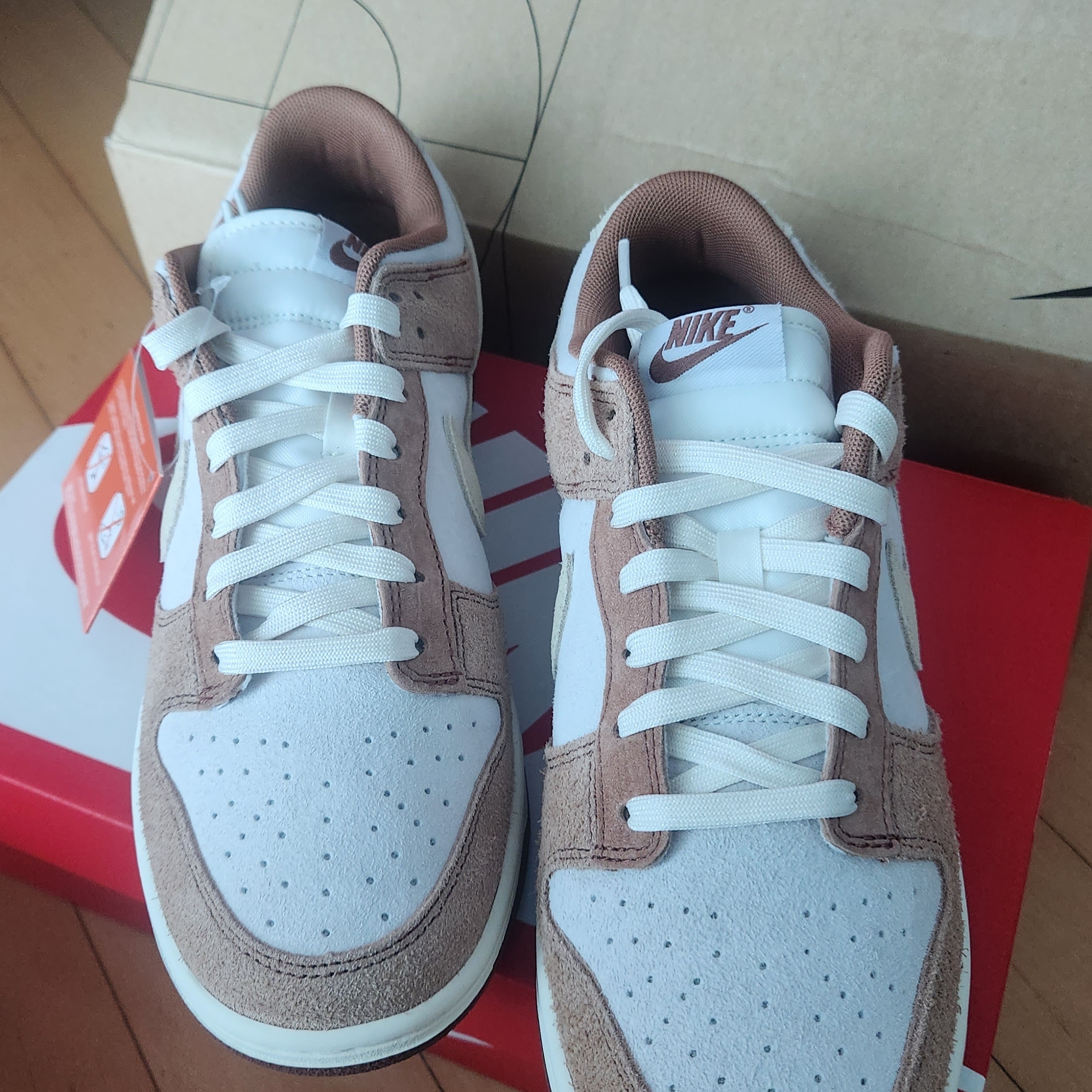 Nike Dunk Low Pro Premium Medium Curry 착용 스타일 - 2