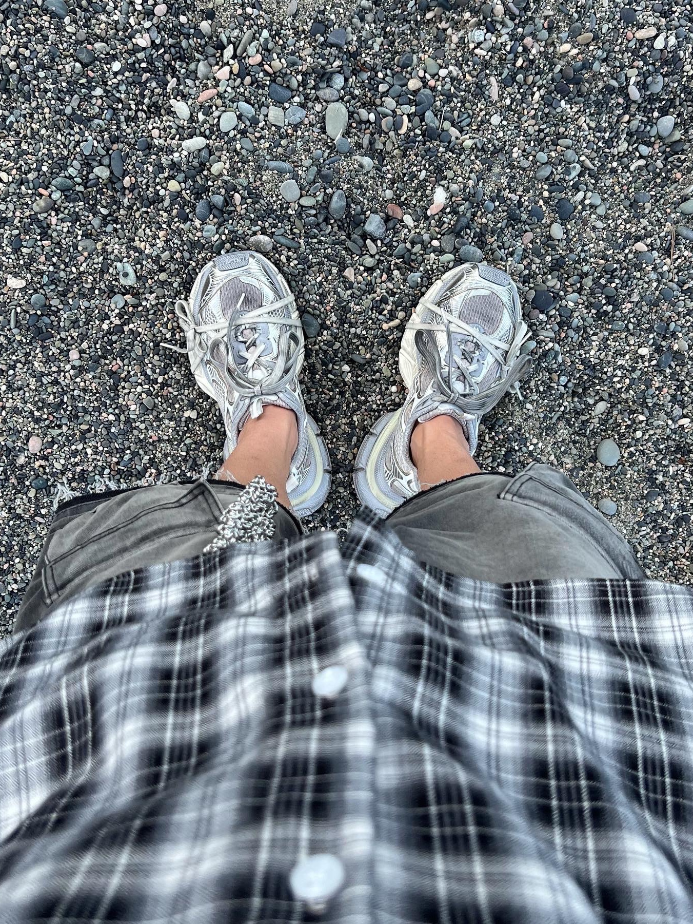 Balenciaga 3XL Sneakers Light Beige, Nos Couleurs Old Washed Cargo Denim Shorts Dark Grey 착용 스타일 - 4