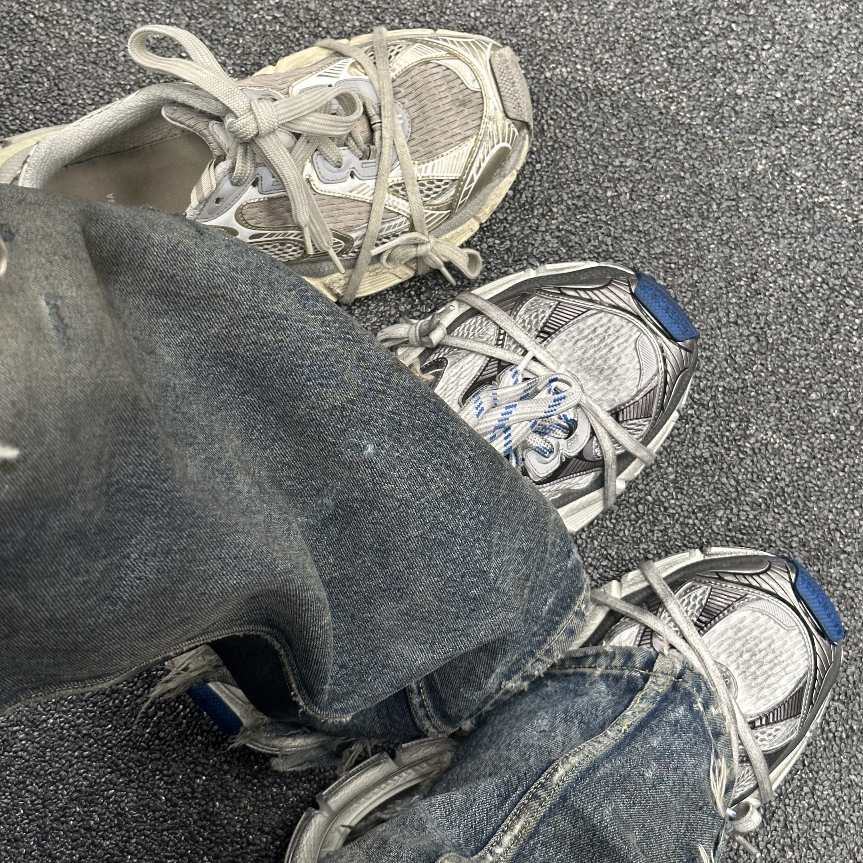 Balenciaga 3XL Sneakers Light Beige, Balenciaga 3XL Sneakers Grey White Blue 착용 스타일 - 2