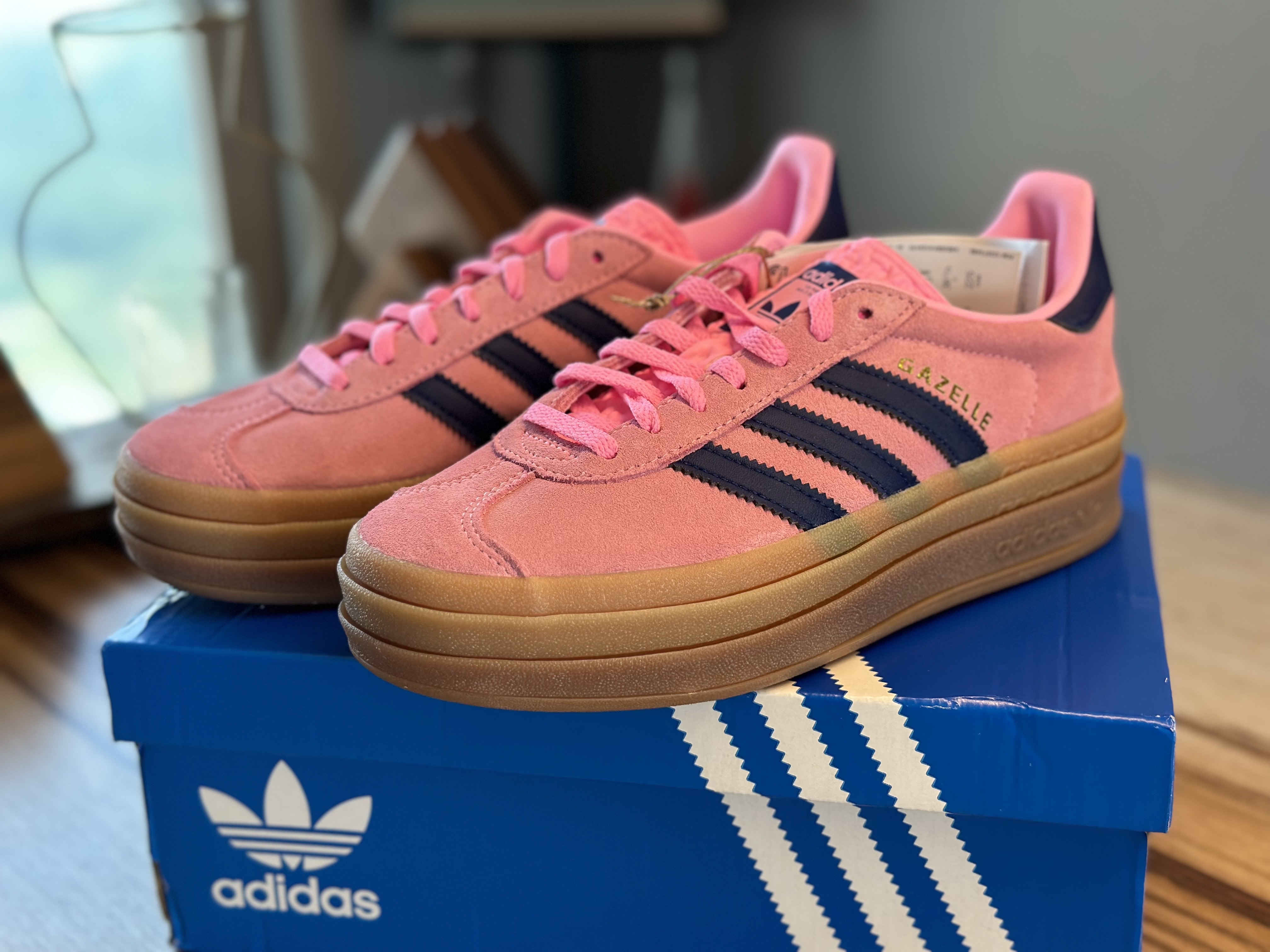 (W) Adidas Gazelle Bold Pink Glow Victory Blue 착용 스타일 - 3