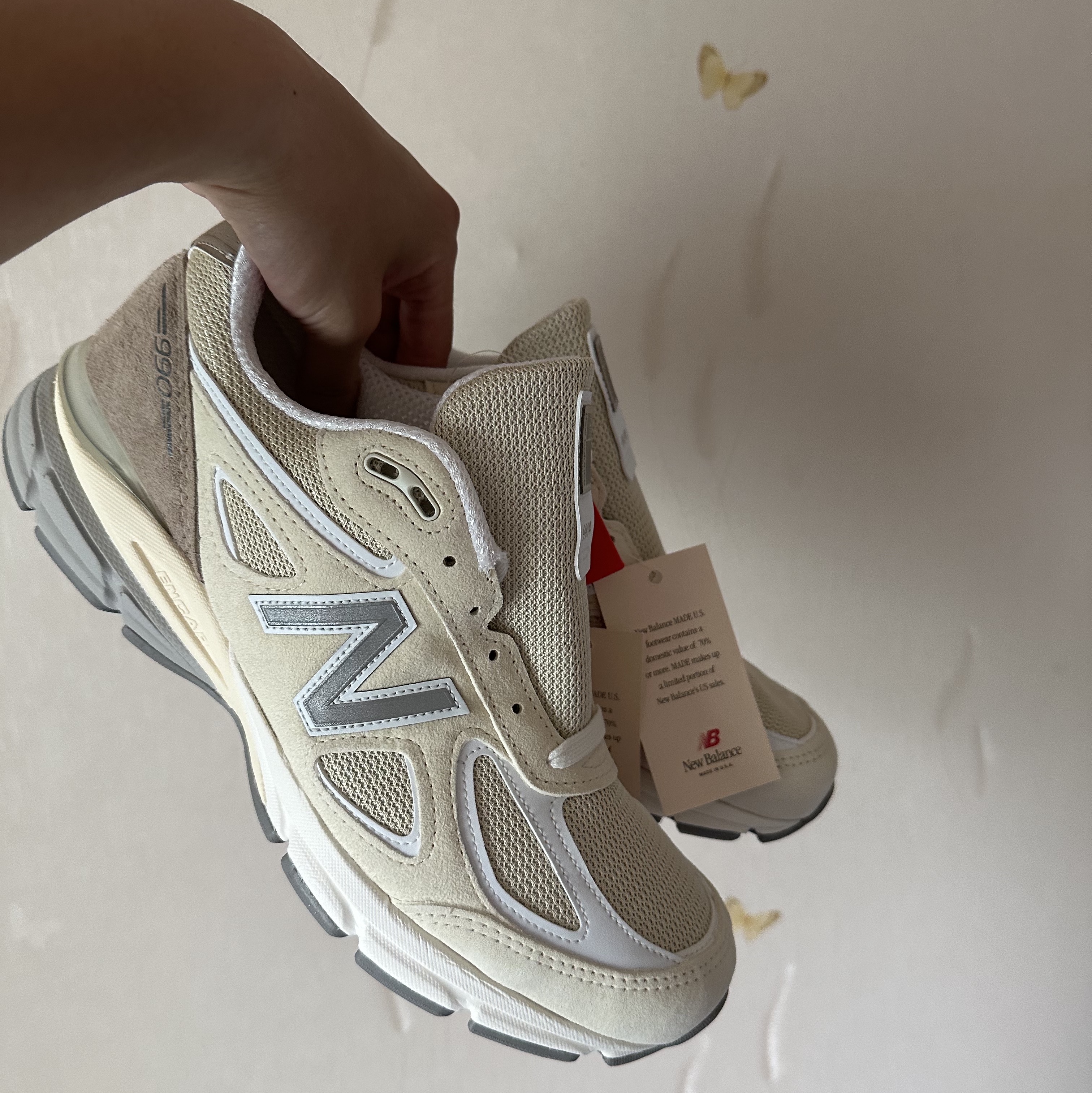 New Balance 990v4 Made in USA Cream White 착용 스타일