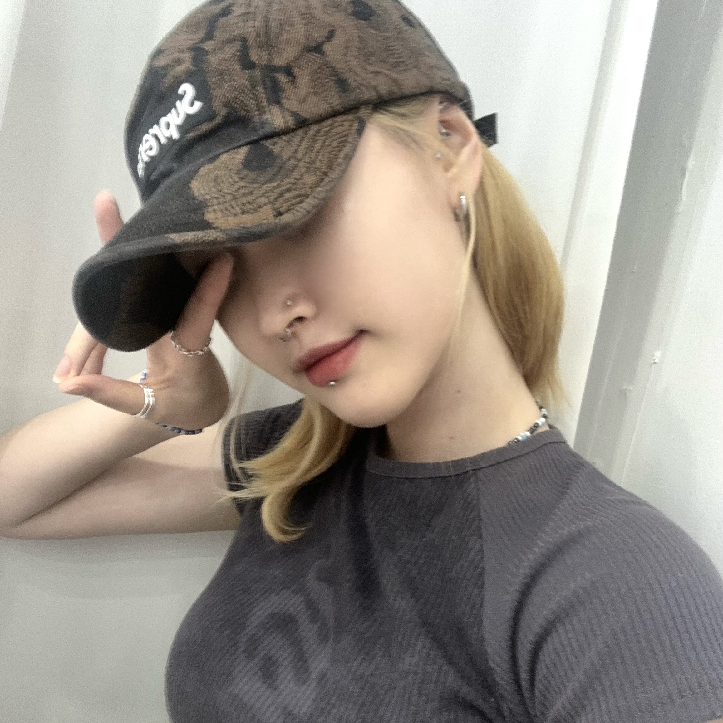 Supreme Flames Jacquard Denim Camp Cap Washed Black - 23SS 착용 스타일 - 2