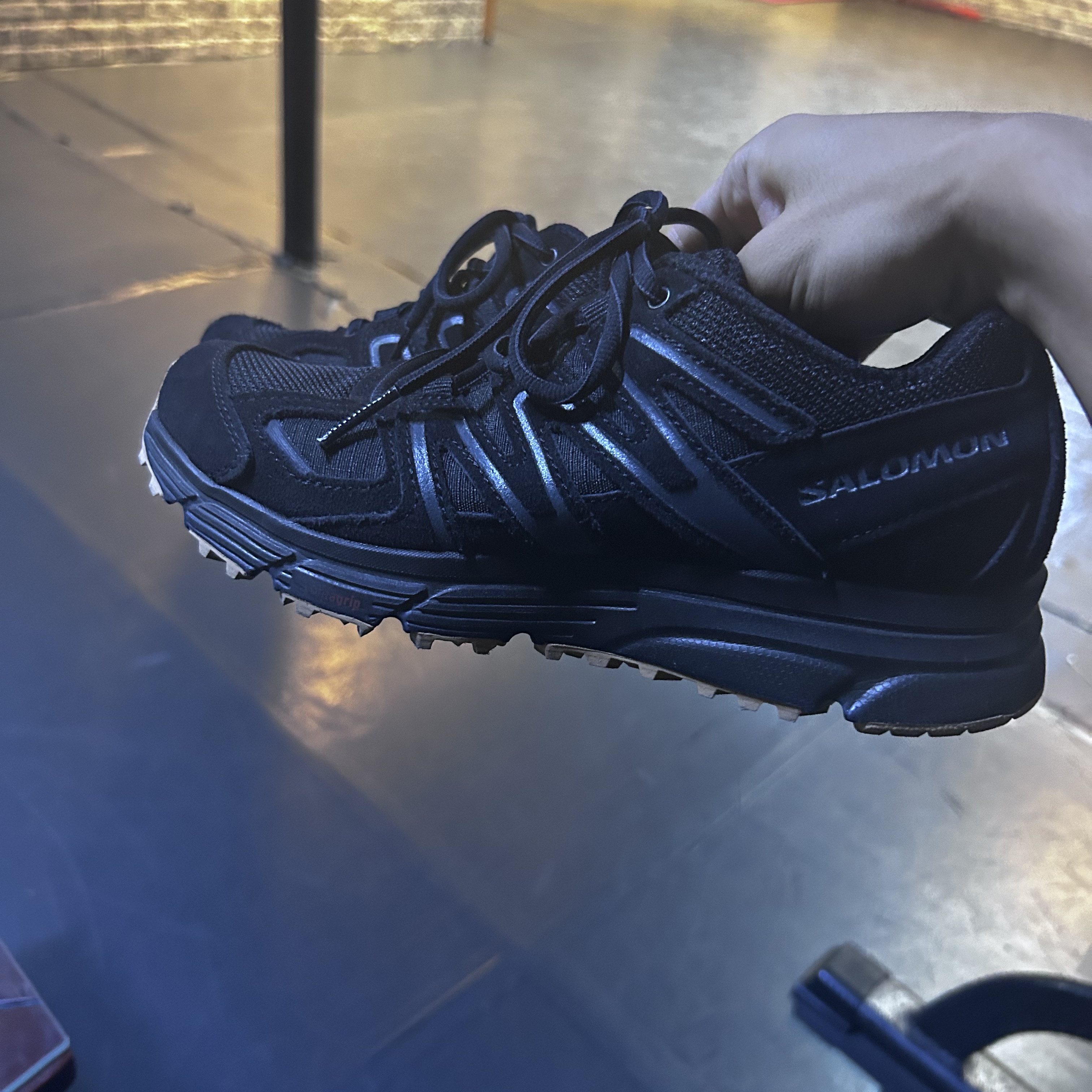 Salomon X-Mission 4 Suede Black Ebony 착용 스타일