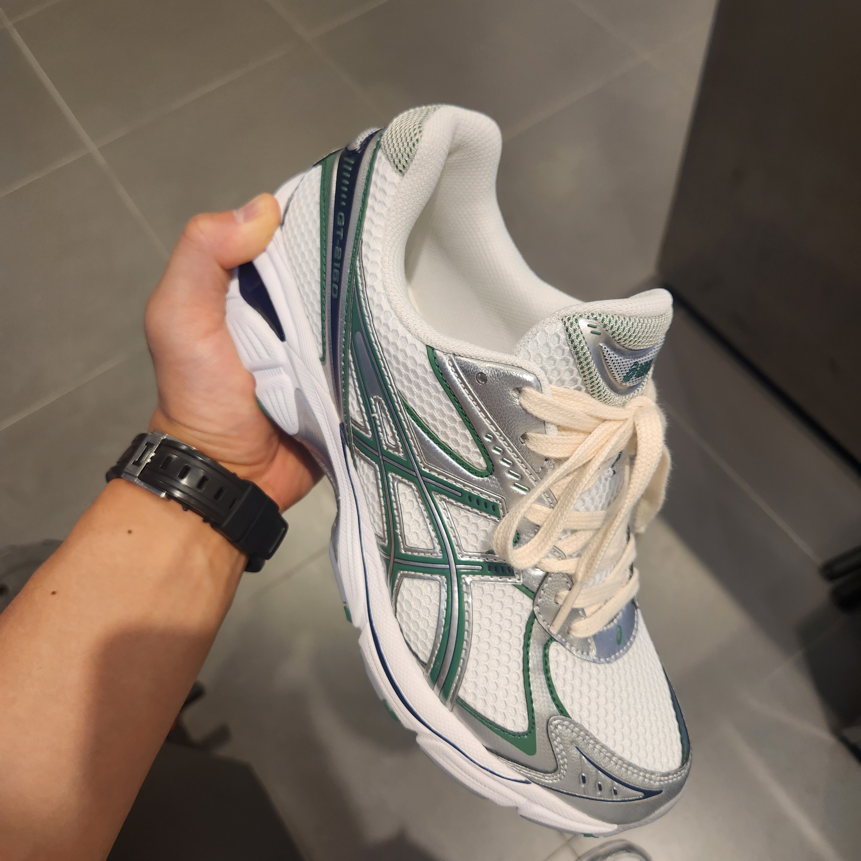 Asics GT-2160 White Shamrock Green 착용 스타일 - 2