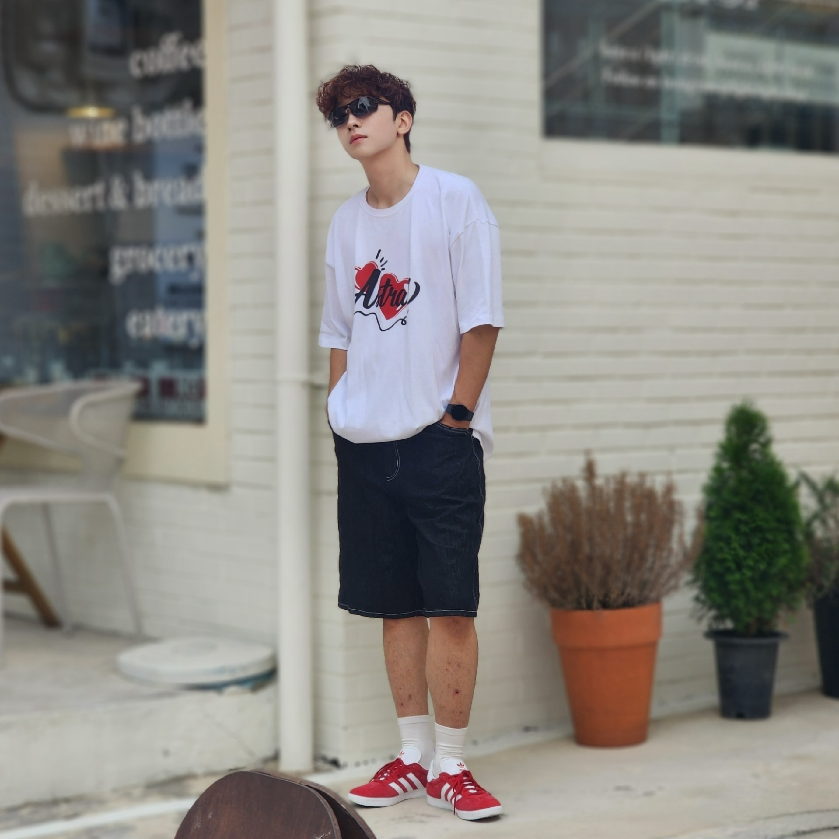 Adidas Gazelle Power Red 착용 스타일 - 1