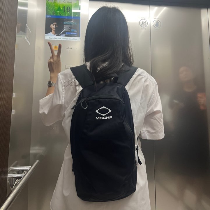 Mischief Rhombus Backpack Black 착용 스타일