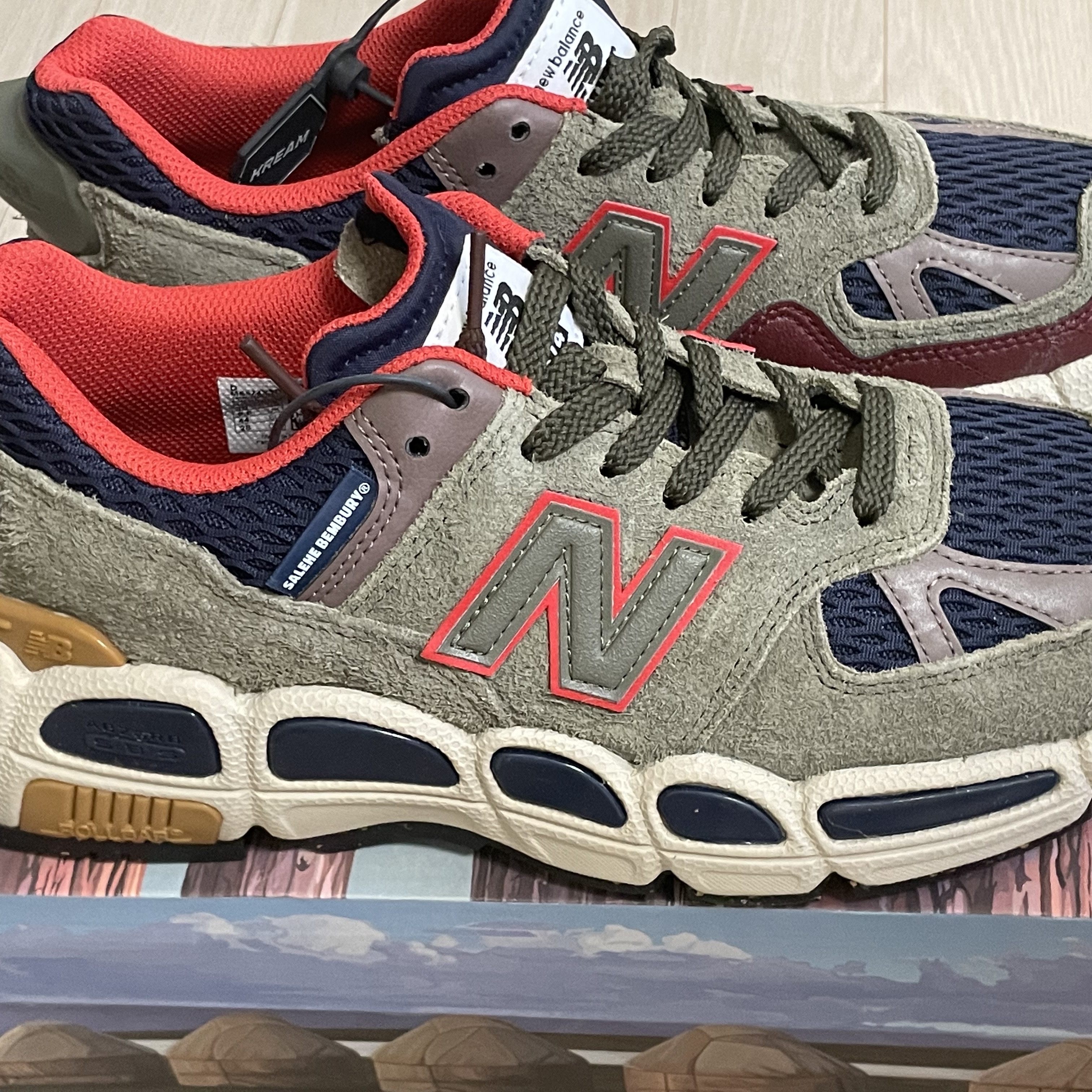 New Balance x Salehe Bembury 574 Yurt Team Forest Green 착용 스타일 - 3